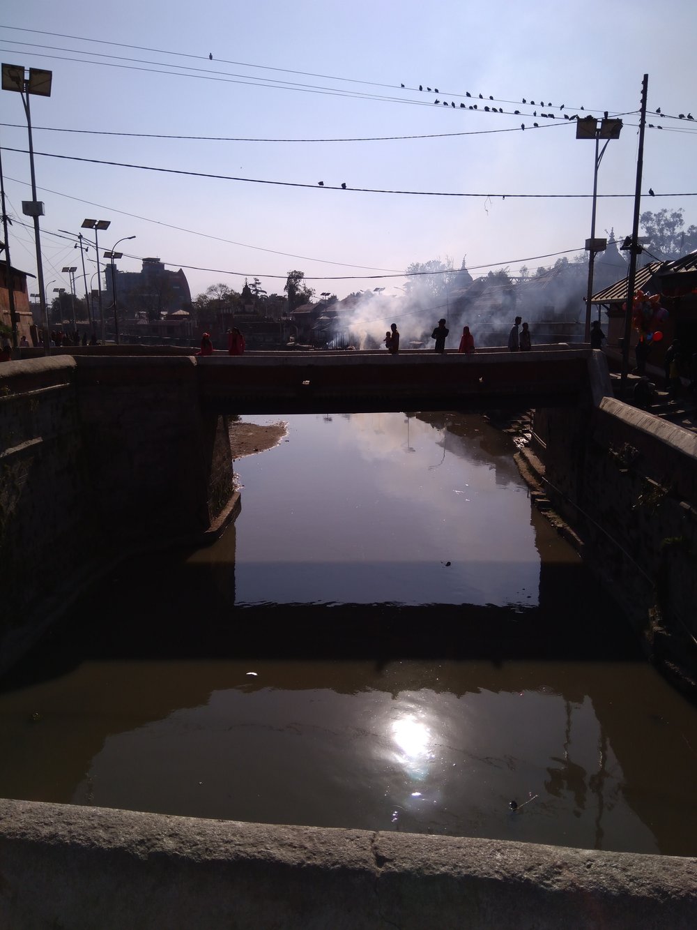 IMG_20171209_135548 Fiume Bagmati nel Pashupatinath Temple, Kathmandu.jpg