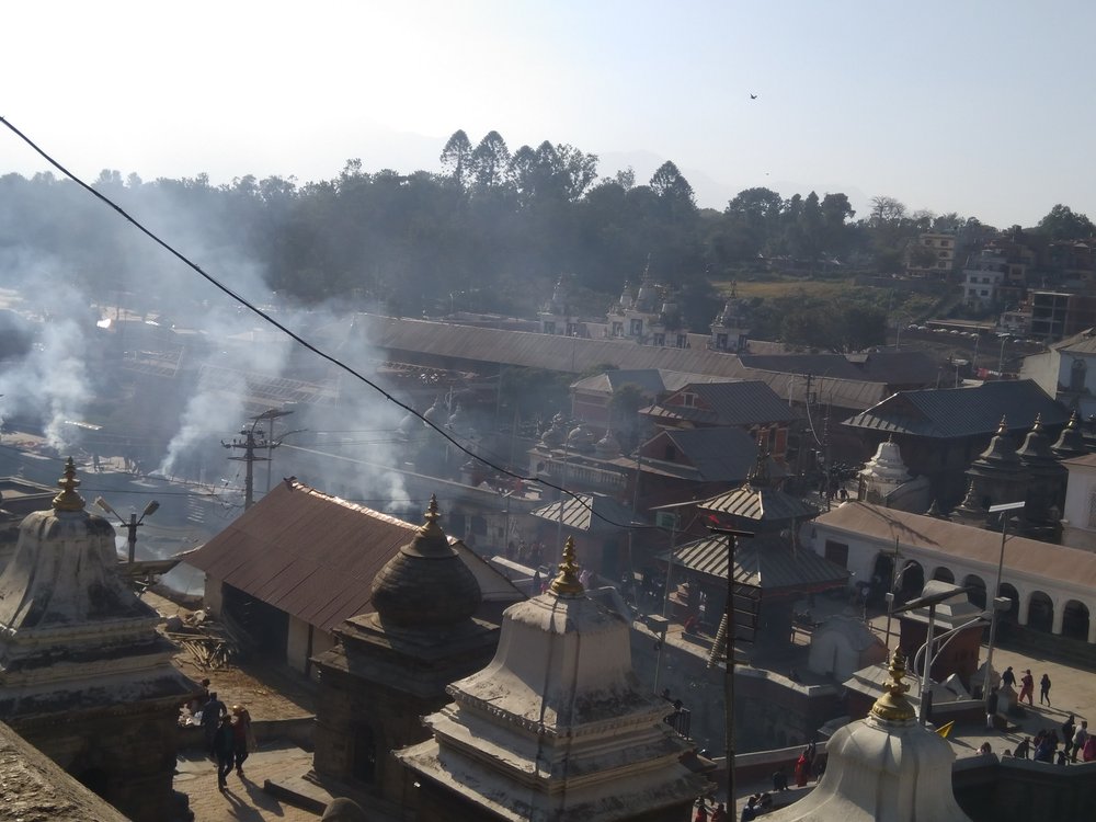 IMG_20171209_141030 Pira funeraria al Pashupatinath Temple, Kathmandu.jpg