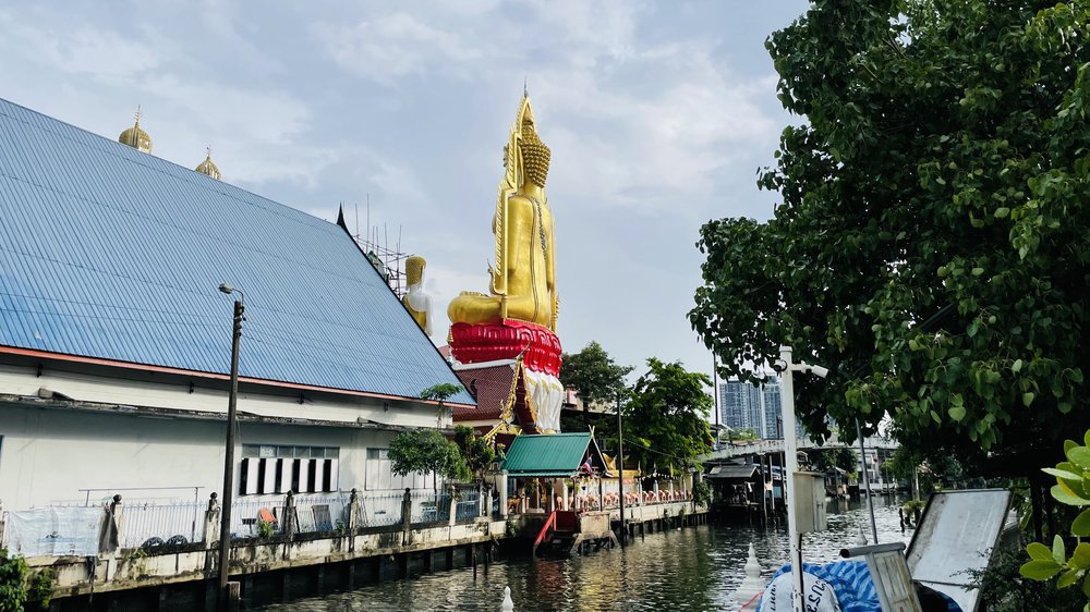 552 Wat Paknam Bhasicharoen Bangkok.jpeg