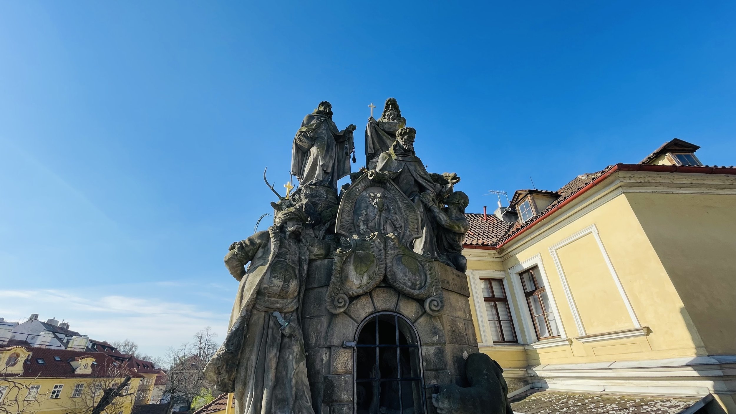 Sculpture of John of Matha, Félix de Valois and Saint Ivan by F. M. Brokof in Charles Bridge (Copia)
