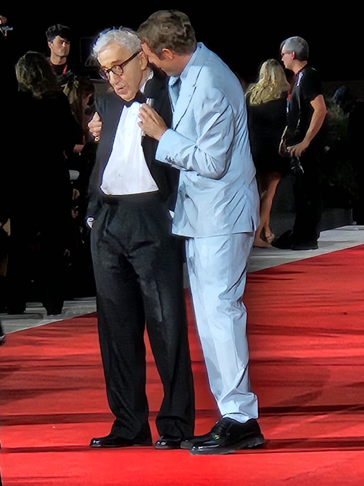155 Woody Allen sul tappeto rosso alla prima mondiale del suo film Coup de Chance.JPG