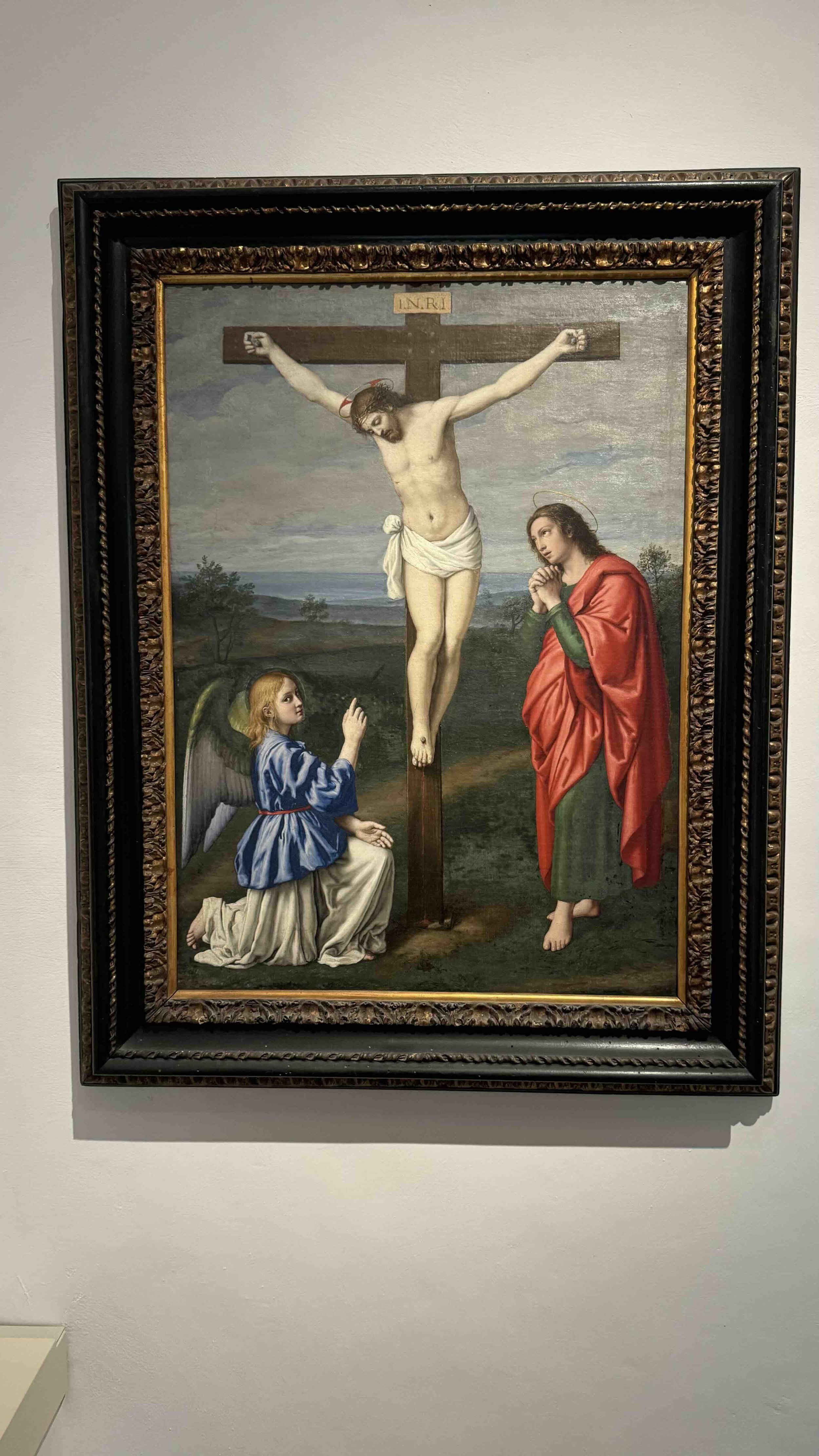 187 Giovan Battista Salvi, detto %22Il Sassoferrato%22, Cristo crocifisso tra un angelo e San Giovanni Evangelista, 1640.jpeg