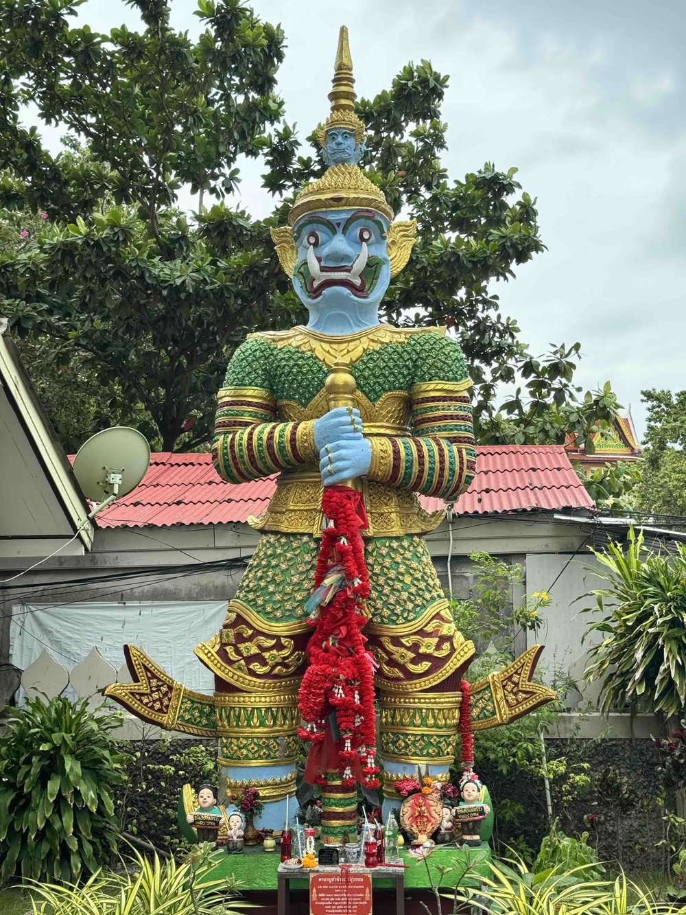 818 Wat Phra Yai.jpeg