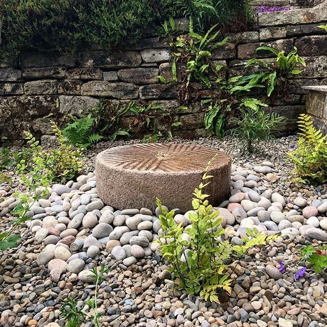 So pleased with this small front garden design, recently finished and just planted up this morning 😍