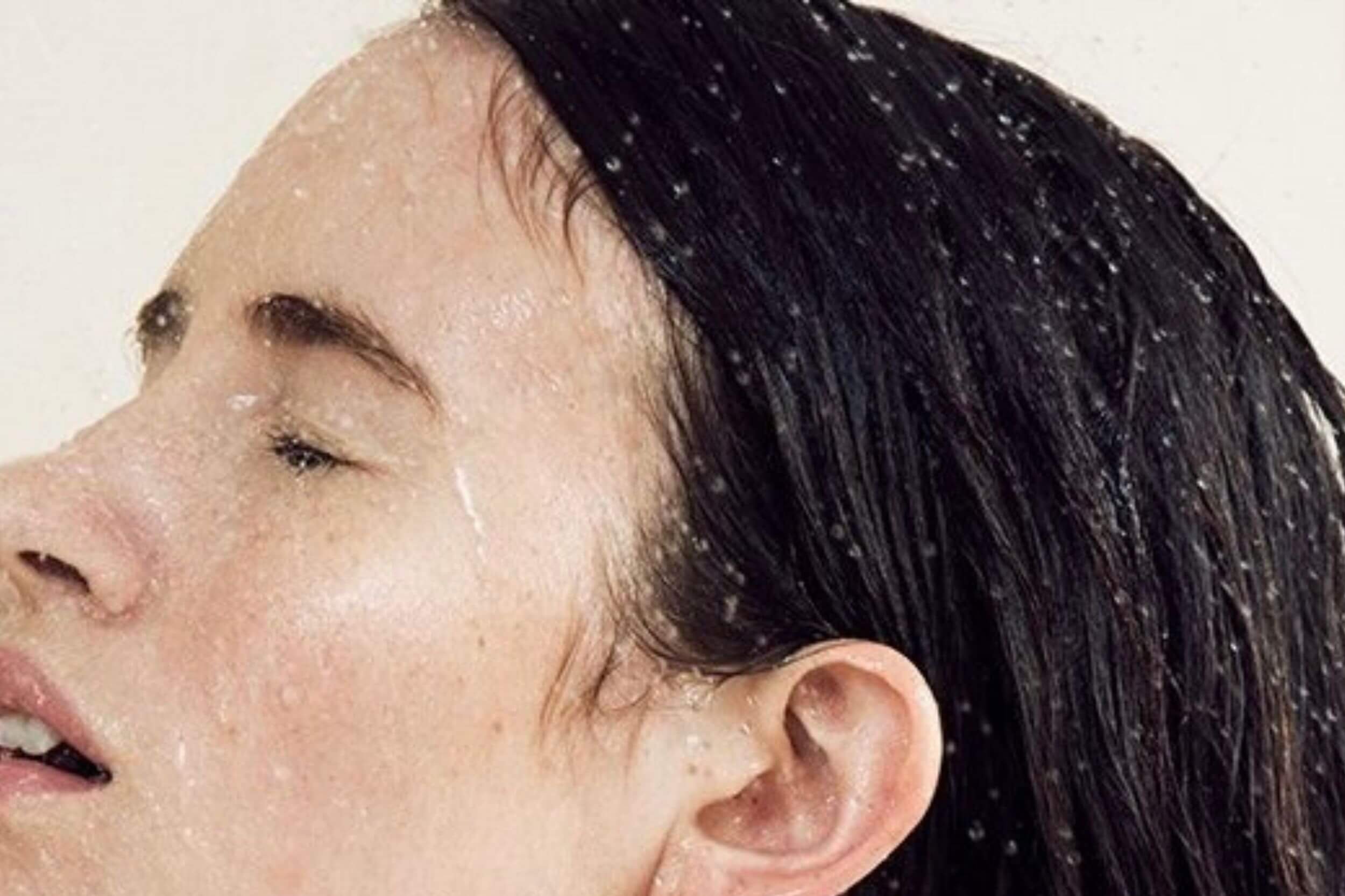 Comment protéger ses cheveux de la pluie