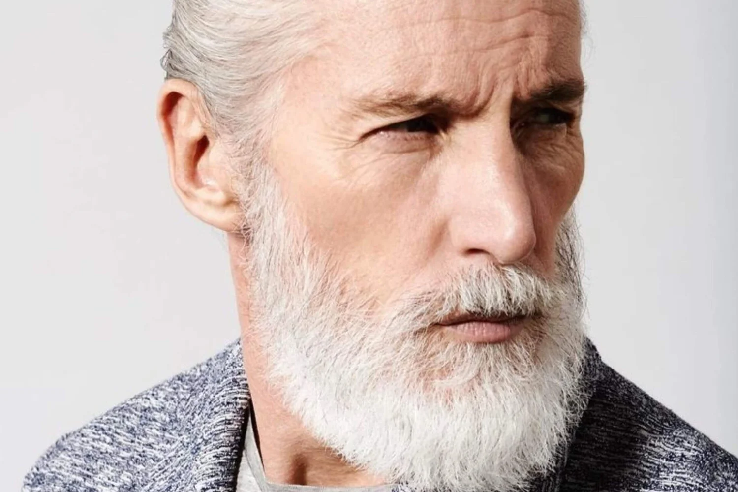 Quelle coupe de cheveux avec la barbe