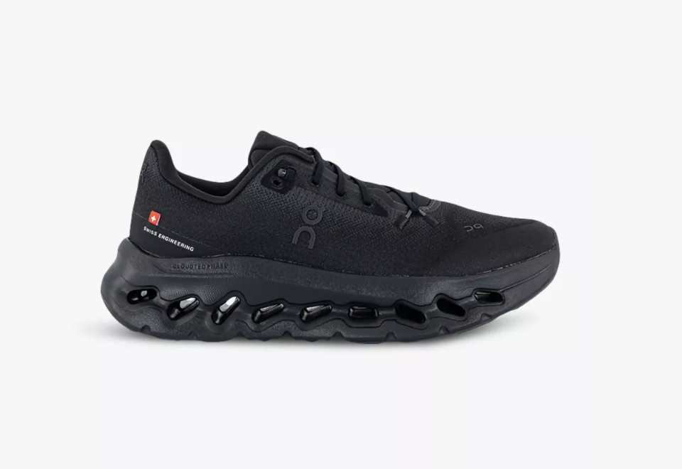 ON RUNNING TRAINERS