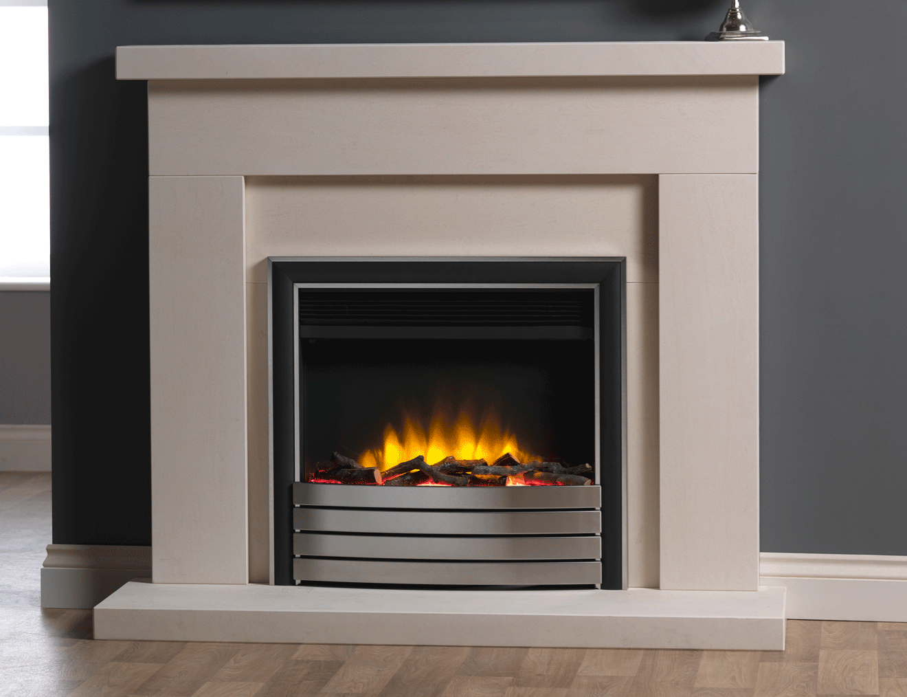 Ecoflame22-Flush-Beckford-Chrome-Black-Fascia.gif