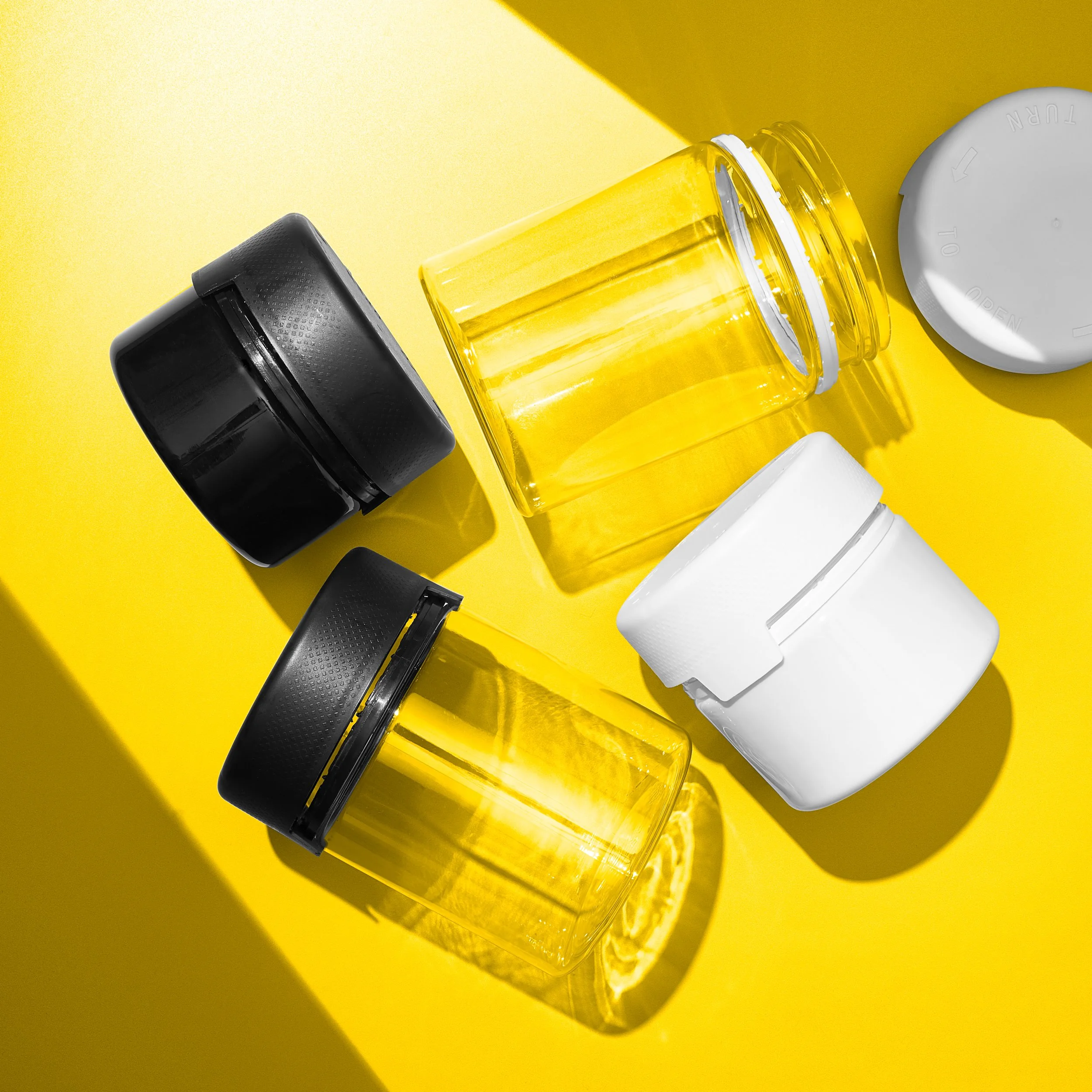 Chubby Gorilla - Aviator XL containers (4 pcs), show one of each size and color, no props, branded color background v2_.jpg