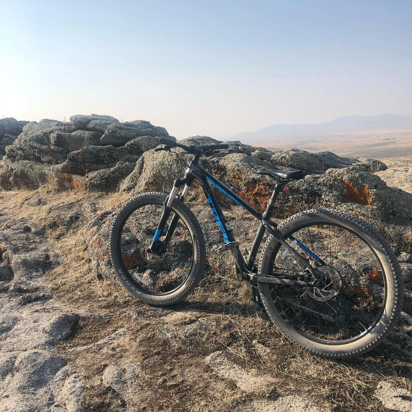 Approaching the final days on the season here in Montana. Enjoying every last moment of it. ⛰ 🚲 
.
.
.
#montana #mountainbike #mountainbiking #mountainbikingtrails #mountainbikingadventures #mtb #mtblife #mtblove #coppercitytrails #coppercity #mt #4