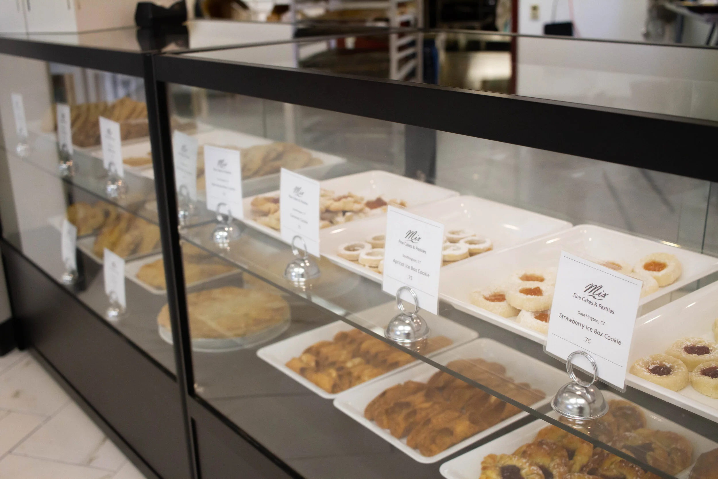 Mix Fine Cakes & Pastries