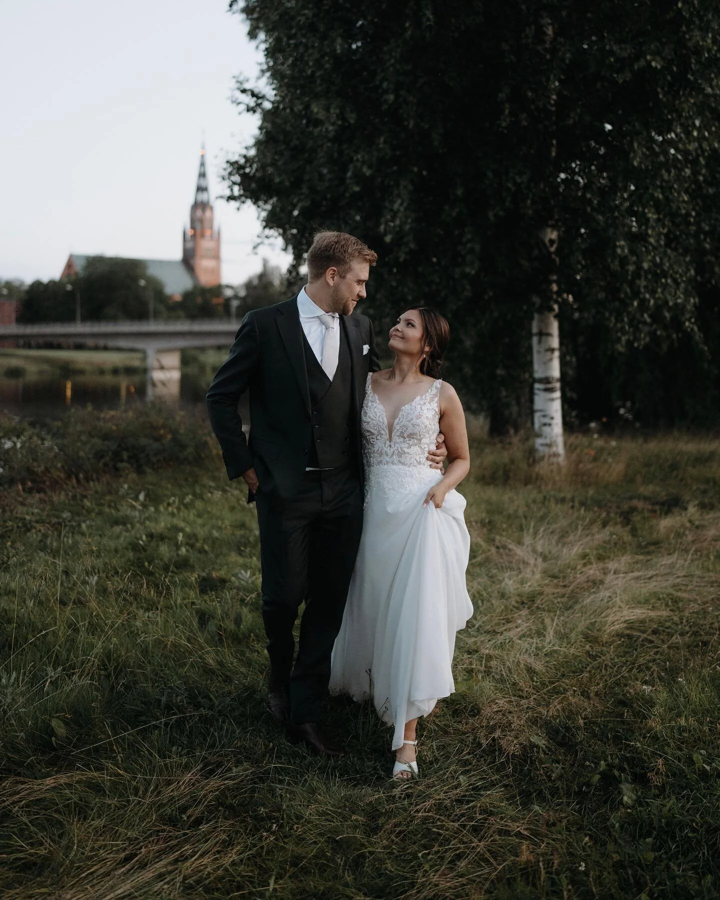 Lauantai oli heid&auml;n kahden 🤍

#h&auml;&auml;kuvaajat #h&auml;&auml;kuvaus #h&auml;&auml;t2023 #h&auml;&auml;t2024 #h&auml;&auml;kuvaustampere #nordicweddings #h&auml;&auml;kuvaaja #nordiclovestories #h&auml;&auml;yritt&auml;j&auml;t #valokuvaaj