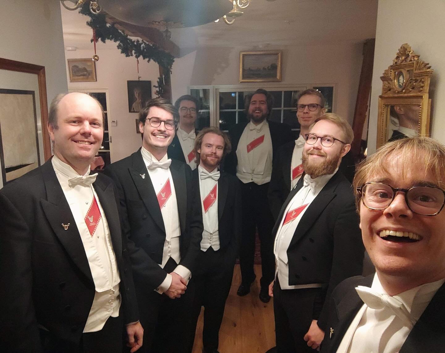 Glad f&ouml;rsta advent! ☃️

Ig&aring;r var vi iv&auml;g och sj&ouml;ng in julen f&ouml;r en advokatbyr&aring; i stan och i veckan g&ouml;r vi detsamma f&ouml;r alla link&ouml;pingsbor p&aring; v&aring;ra julkonserter! Har du inte k&ouml;pt biljett? 