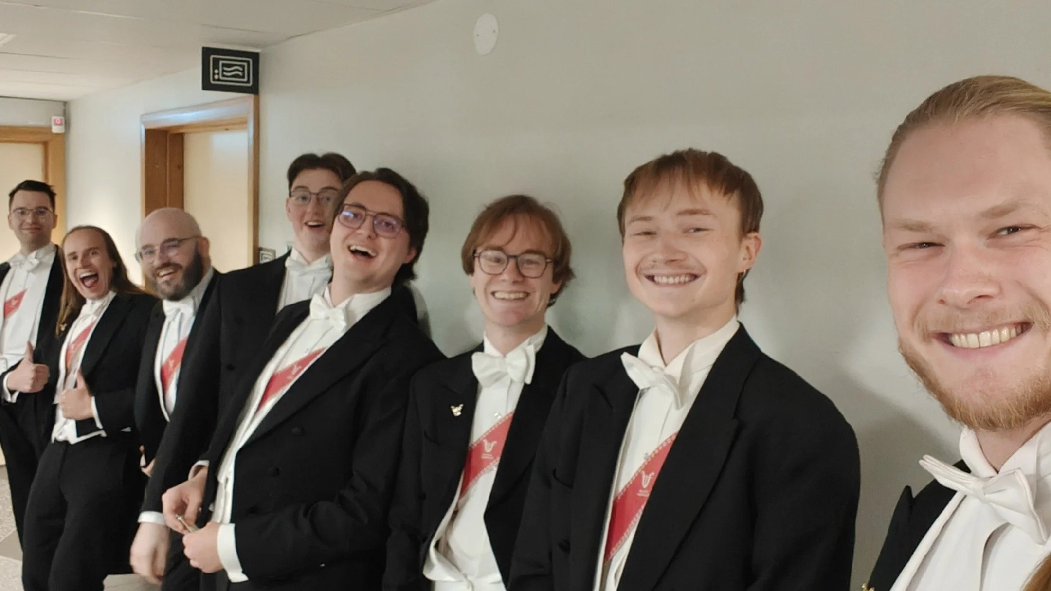 Luciafestens sittning blev &aring;rets sista sjungning. Det var ett roligt avslut.
Nu tar vi lite jullov och k&ouml;r (h&ouml;h&ouml;) ig&aring;ng igen n&auml;sta &aring;r.
Vill du h&auml;nga med p&aring; v&aring;ra uppt&aring;g. Kom f&ouml;rbi och p