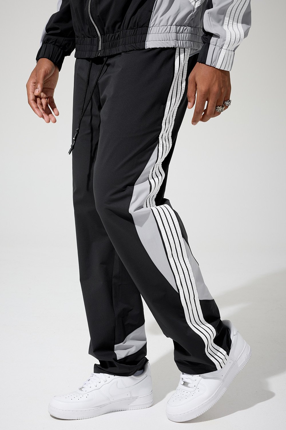 8817-BLACK-MODEL2.jpg
