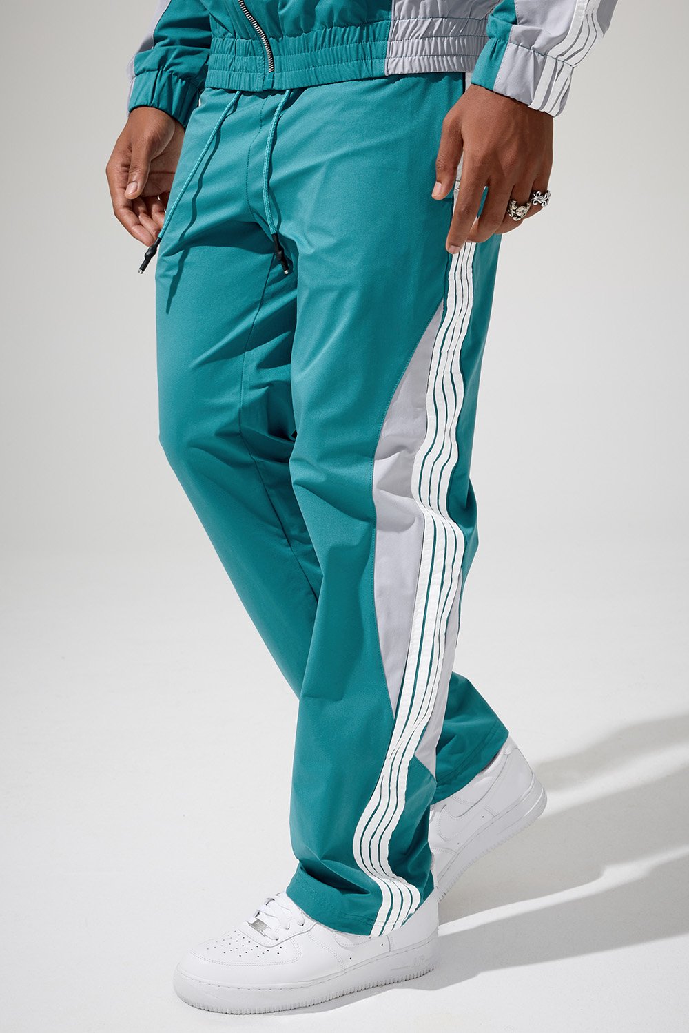 8817-GREEN-MODEL2.jpg