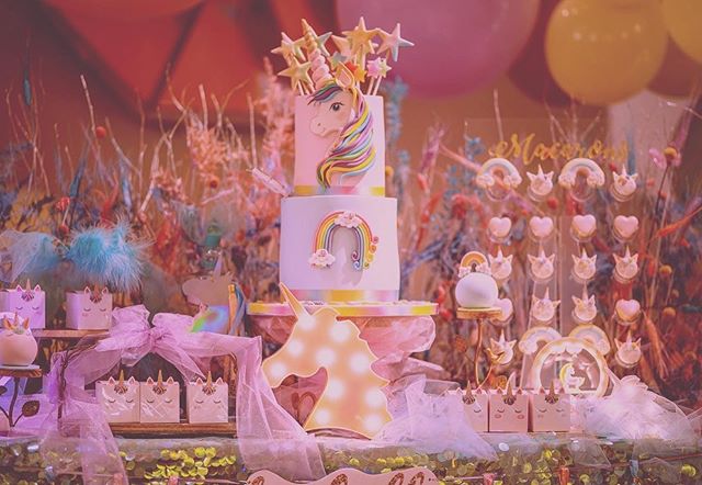 Unicorn &amp; Rainbows Birthday Party 🦄🌈🌟🌸☁️💝
Decorations: @pluslondon Florist: @pluslondon 
Location: @bluebirdchelsea 
#pluslondon #bluebird #bluebirdrestaurant #bluebirdchelsea #bluebirdlondon #unicorn #rainbow #unicornparty #unicorncake #uni