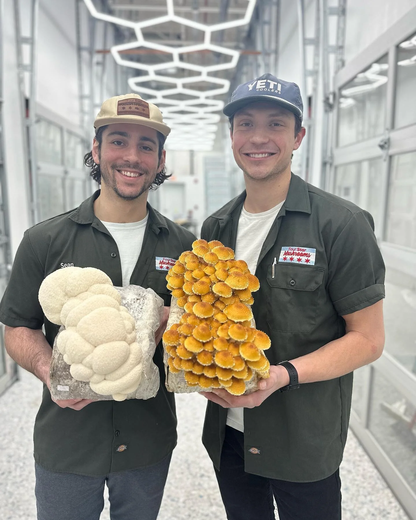 JOIN THE TEAM! 
-
We're looking for passionate and hardworking individuals who are interested in helping us accelerate the transition to sustainable food systems. Use the link in our bio to learn more and to apply! Part-time positions currently avail