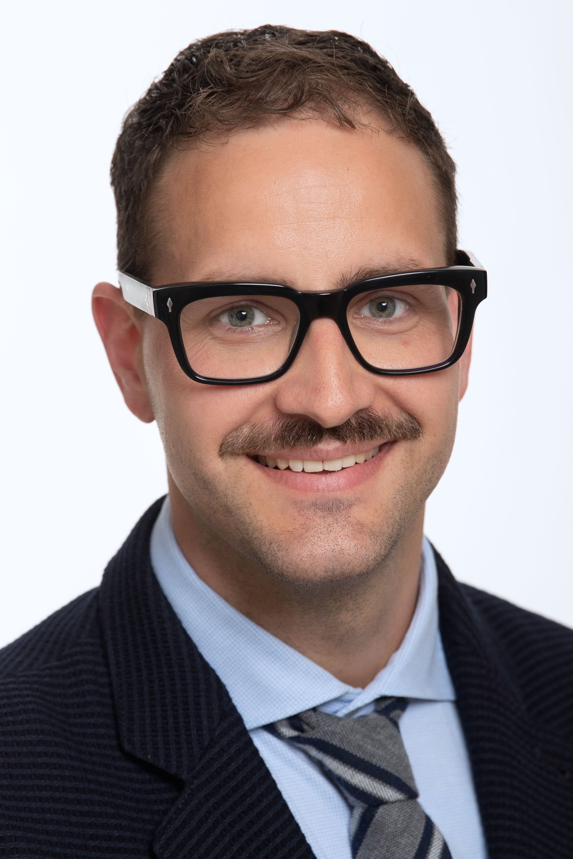 Dr Marco Goetze Dr. Marco Goetze graduated from the Medical School at the Ruprecht-Karls-University in Heidelberg, Germany in 2010. Paediatric Orthopaedics has been his special interest for all his professional life. Especially Paediatric Neu