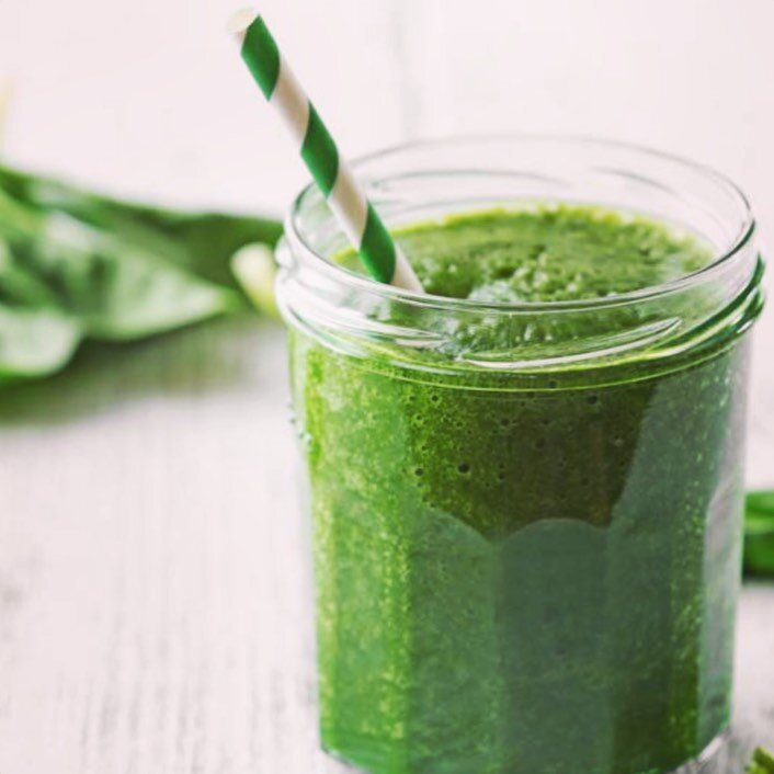 5-minute Green Smoothie 🌿🥒🥬🥑⁣
⁣
Ingredients ⁣
⁣
1/2 cup frozen fruit (blueberries, strawberries, mixed berries, banana)⁣
1 - 2 cups greens (spinach, kale, arugula, chard)⁣
1/4 avocado (optional)⁣
2 Tbsp protein (protein powder, nut butter, whole 
