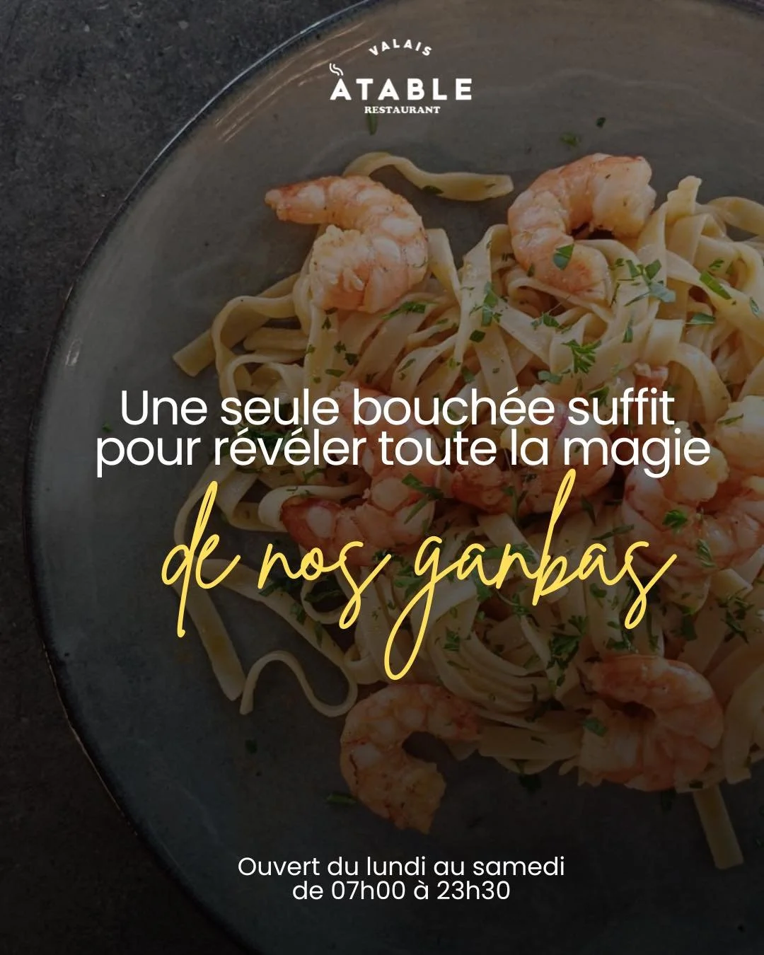 Et si une simple bouch&eacute;e pouvait vous faire voyager ?
Nos p&acirc;tes aux gambas arrivent fumantes, parfum&eacute;es
et d&egrave;s le premier go&ucirc;t, c&rsquo;est un murmure de mer, de soleil
et de savoir-faire qui s&rsquo;invite &agrave; v