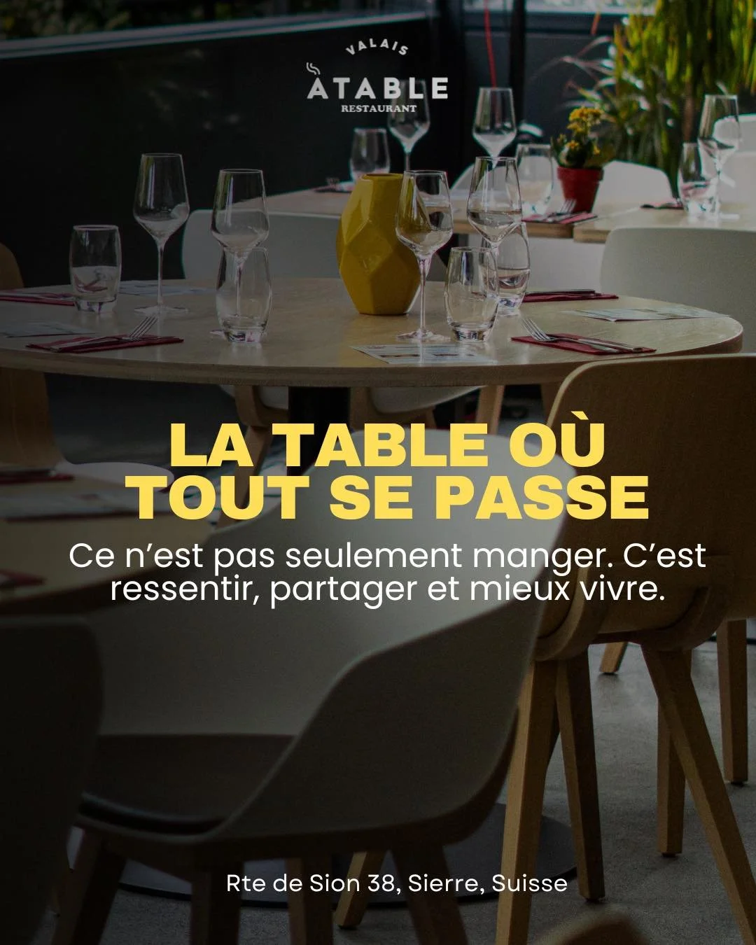 Dans notre salle, chaque table a sa propre histoire.

Des couples qui c&eacute;l&egrave;brent, des familles qui trinquent, des voyageurs qui d&eacute;couvrent.

Votre prochain souvenir peut commencer ici, &agrave; la table la plus chaleureuse de Sier