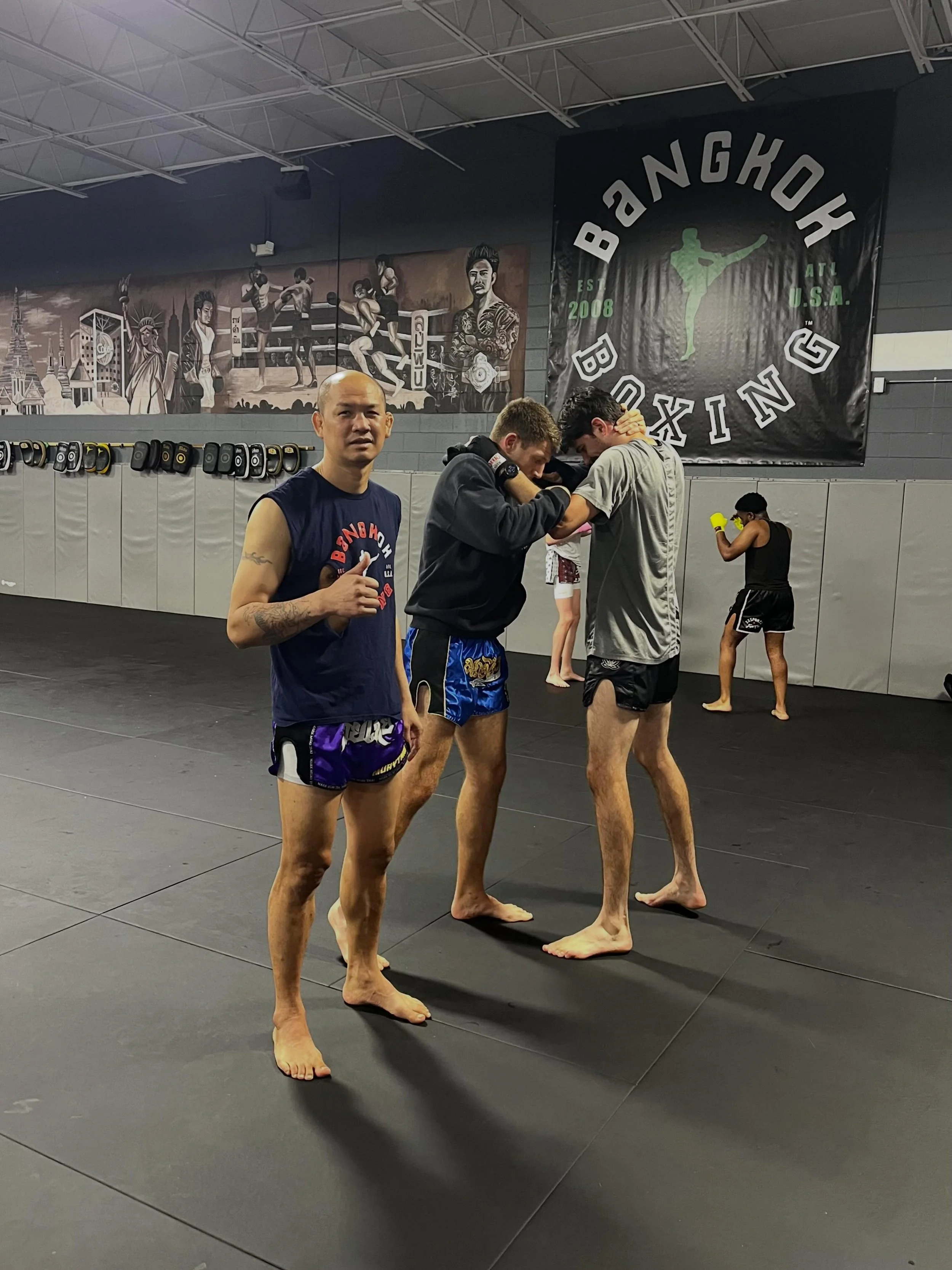 Welcome back Kru Lamsongkram at the midtown location! 

@bangkokboxingfitness @khunponmuaythai @lamsongkramchansot