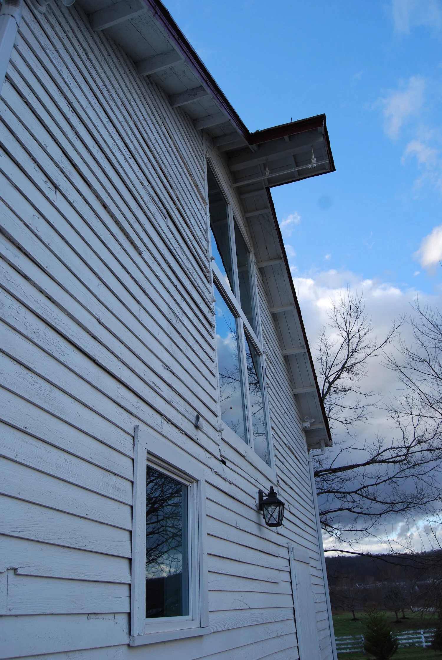 Exterior with side wall view.JPG