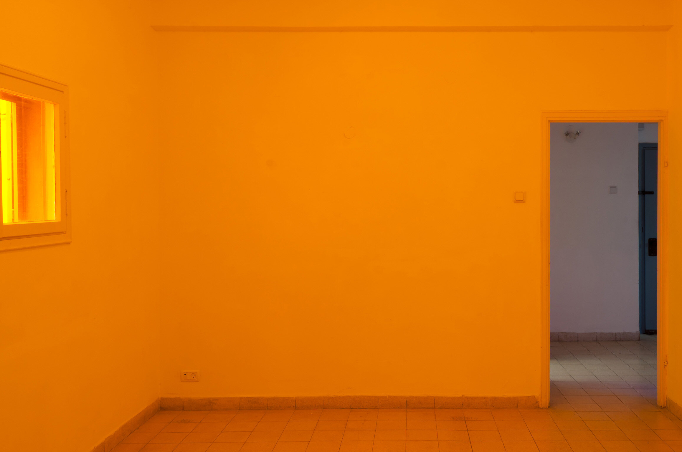 _Orange room hall _ Window  13x18 300dpi.jpg