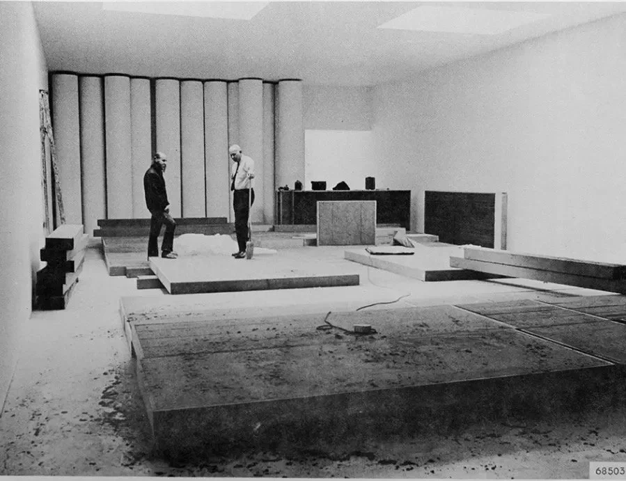 Robert Irwin and Ed Wortz preparing Irwin’s studio for the symposium