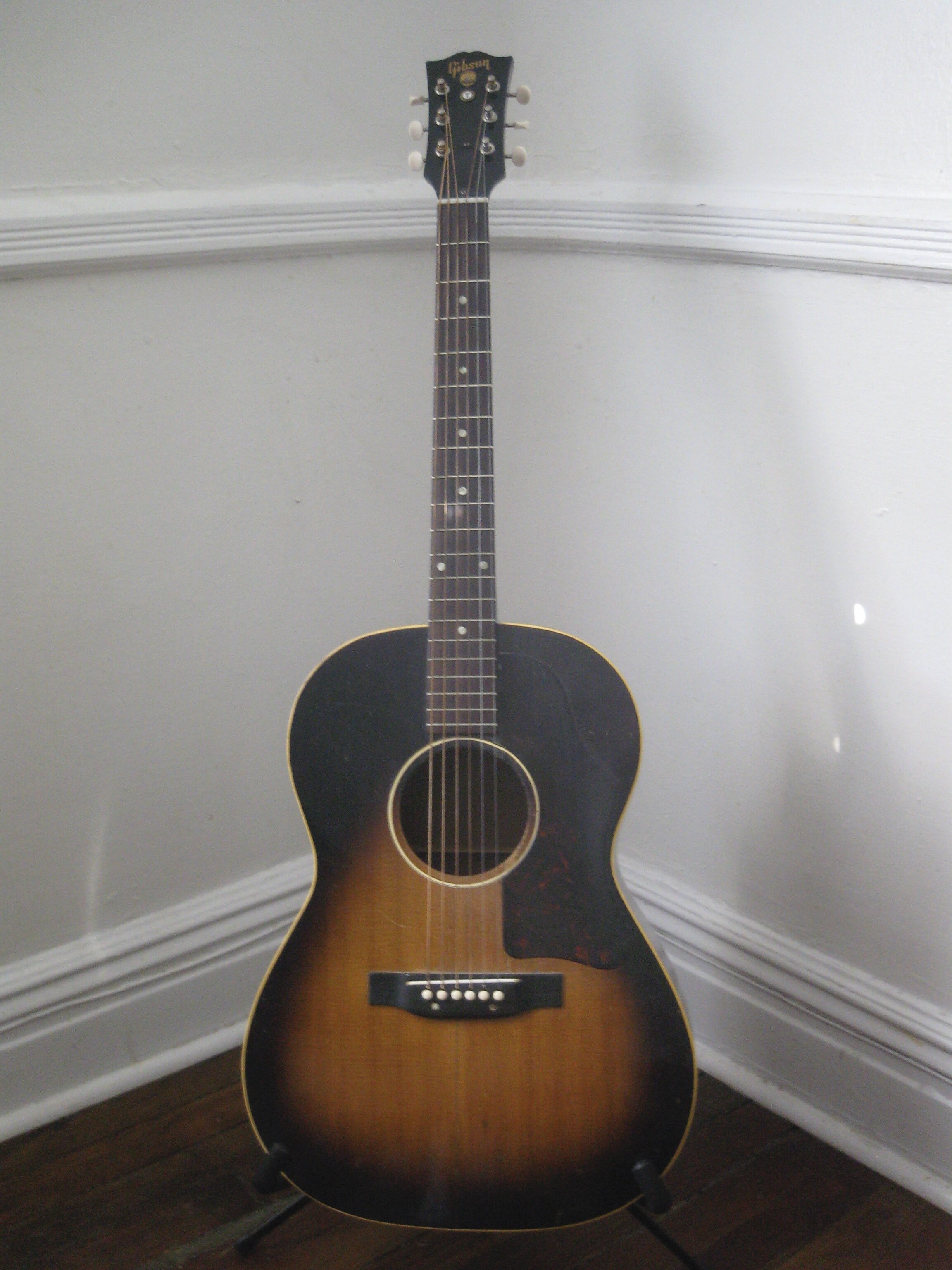 Gibson LG-1