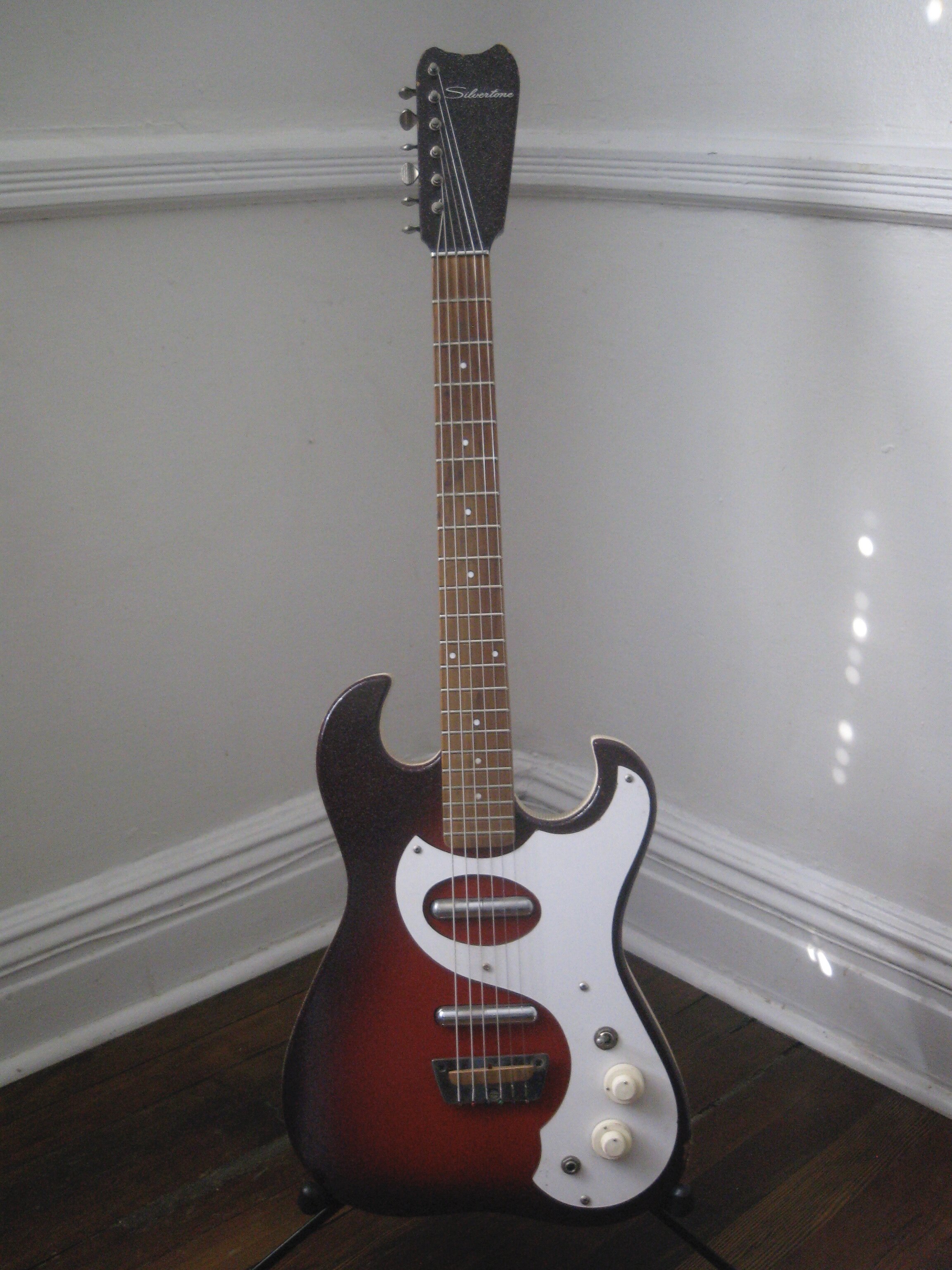 Dano/Silvertone 1449