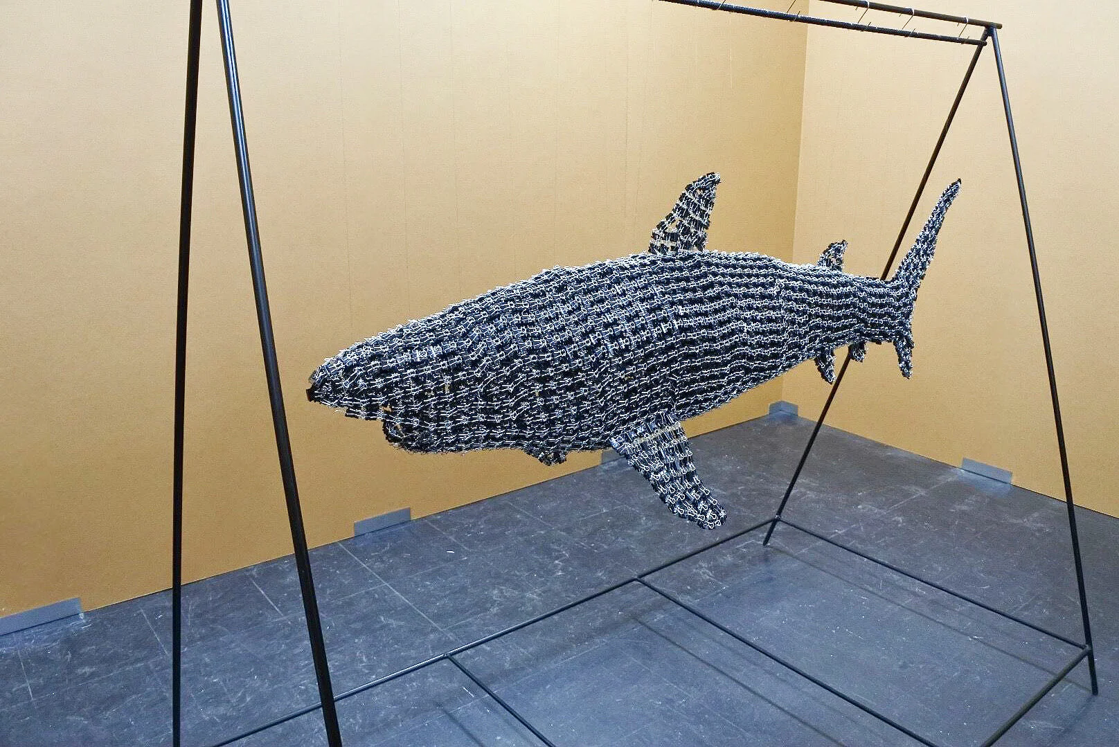 CLIPS IN THE SEA by Tomoki Mashimo