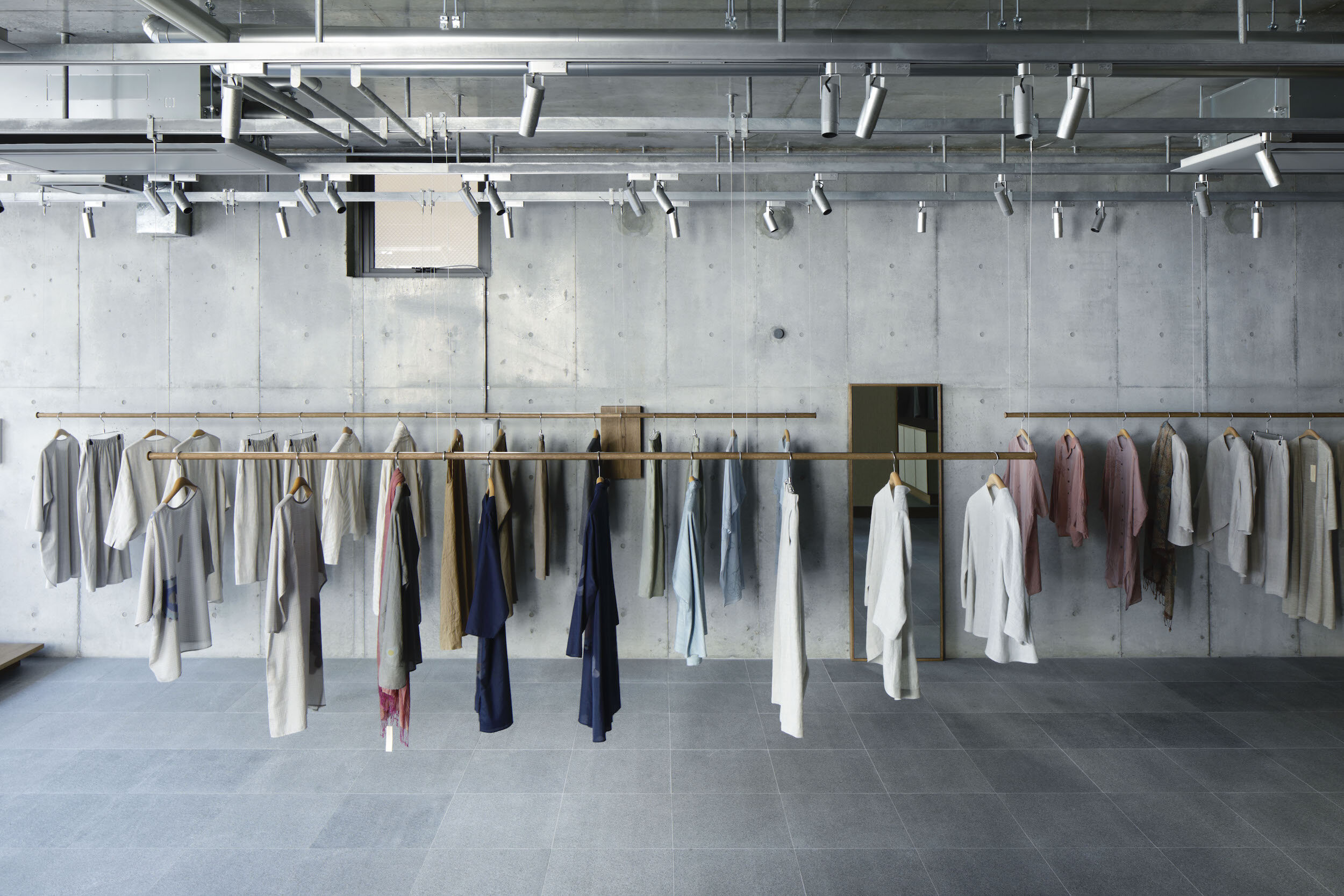 case-real-jurgen-lehl-aoyama-fashion-store-interior-design-tokyo-japan-idreit-05.jpg