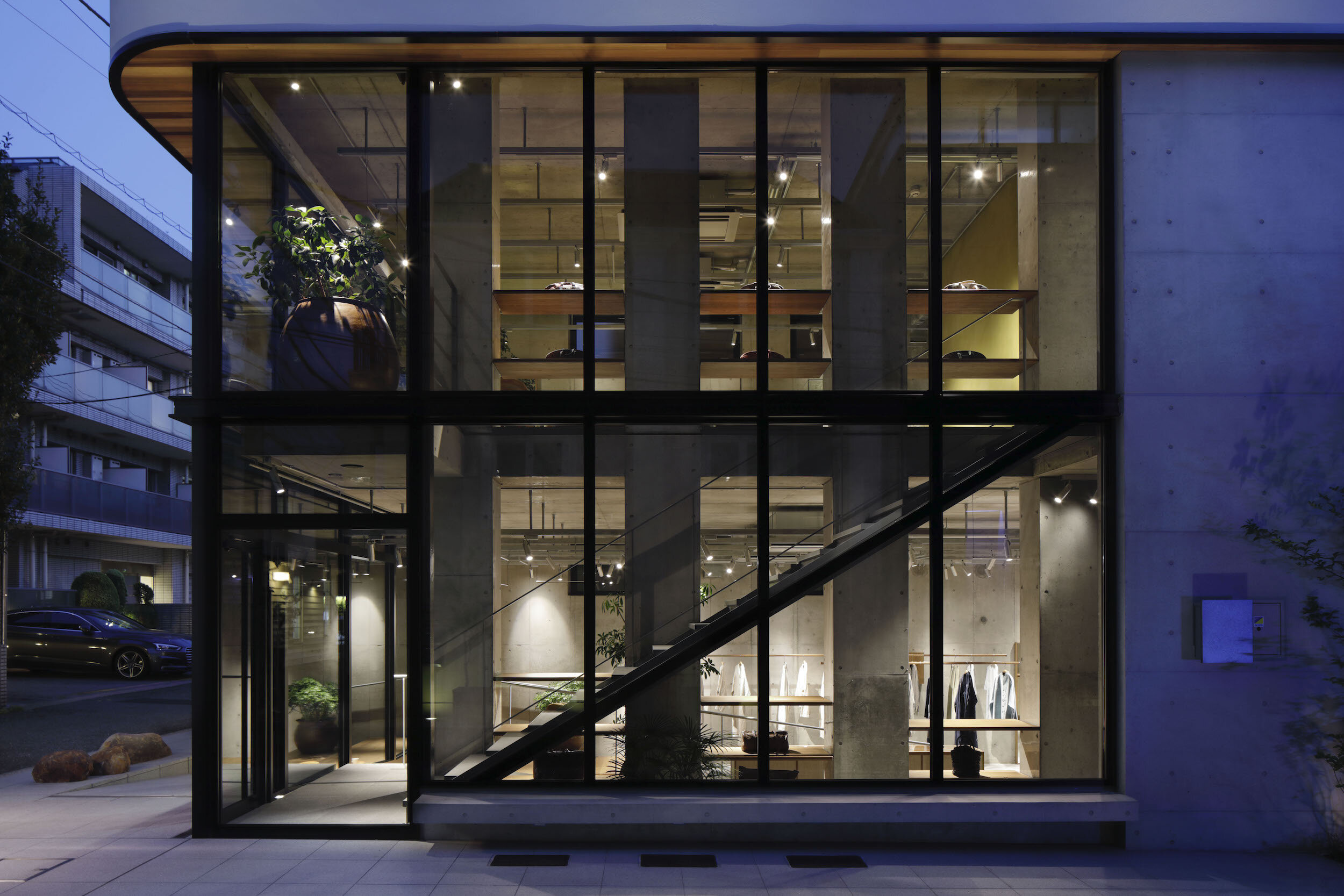 case-real-jurgen-lehl-aoyama-fashion-store-interior-design-tokyo-japan-idreit-22.jpg