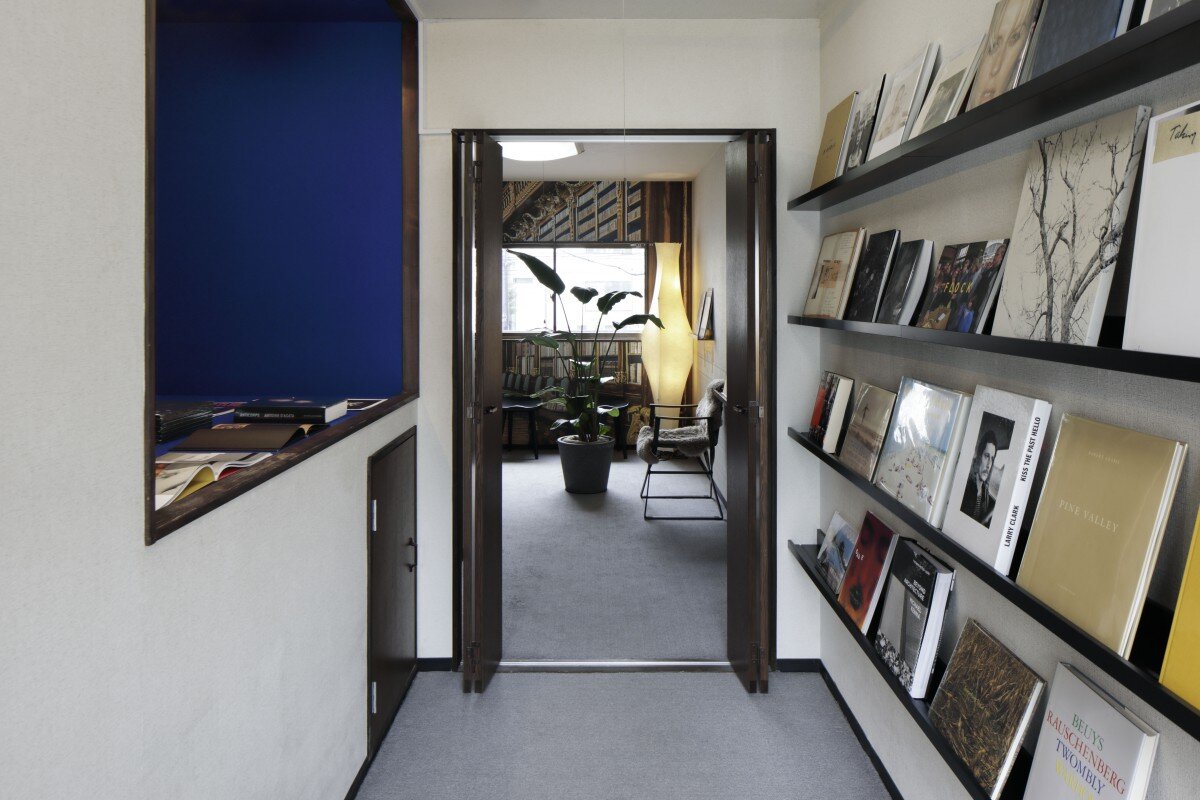  The interior design and bookshelf of SKWAT by Keisuke Nakamura from DAIKEI MILLS. 