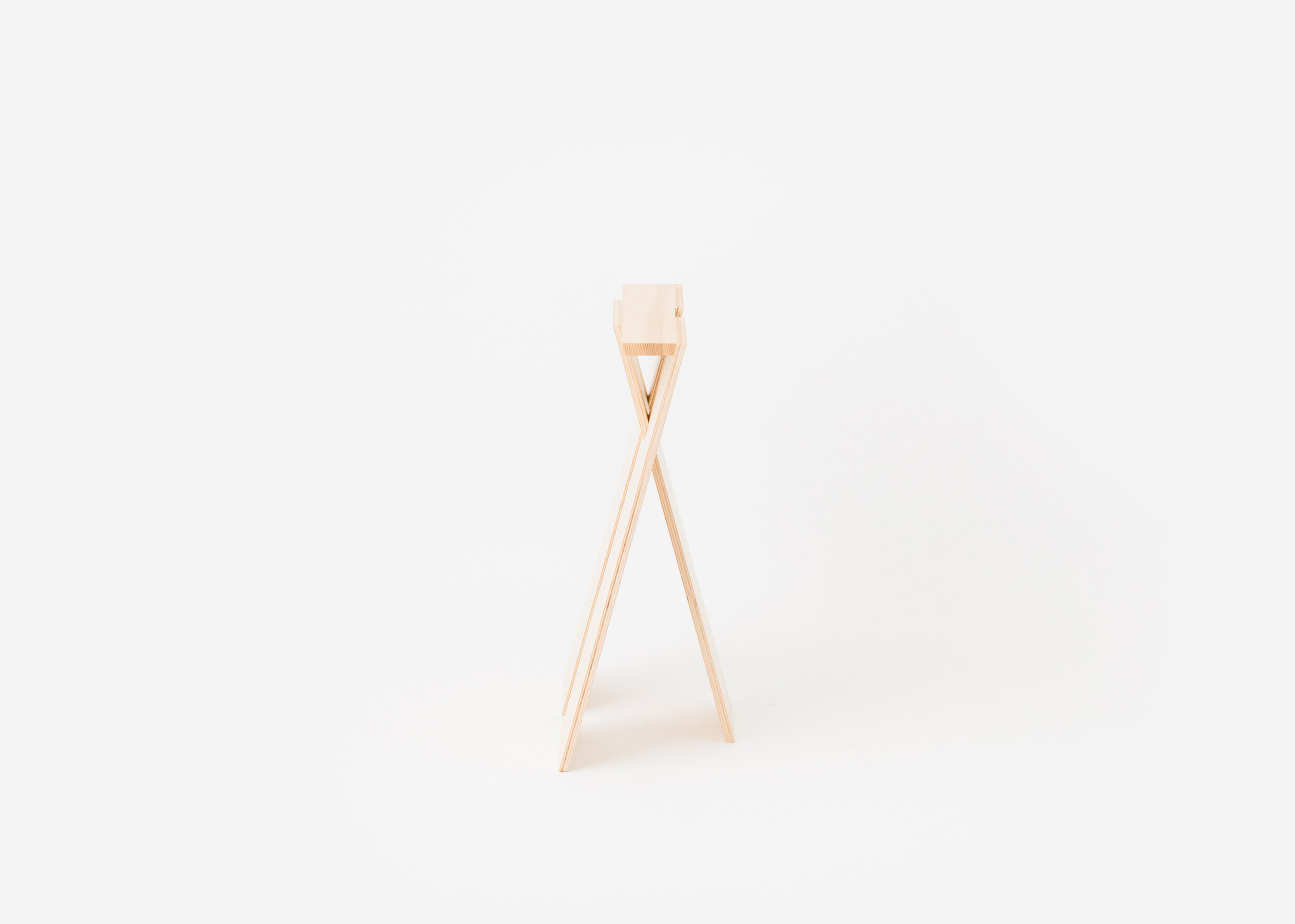 kodai-iwamoto-trestle-leg-furniture-design-idreit-76.jpg