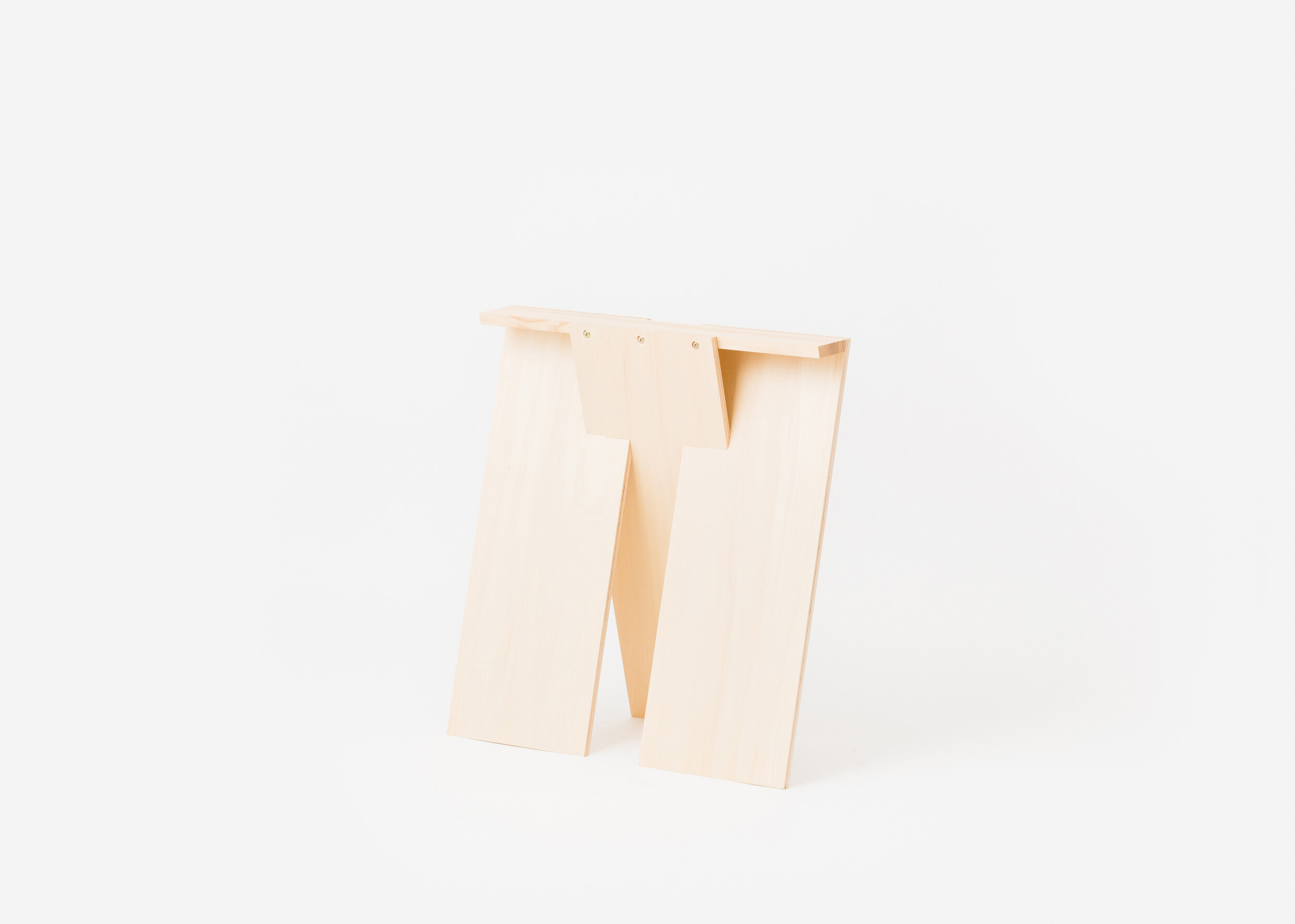 kodai-iwamoto-trestle-leg-furniture-design-idreit-75.jpg