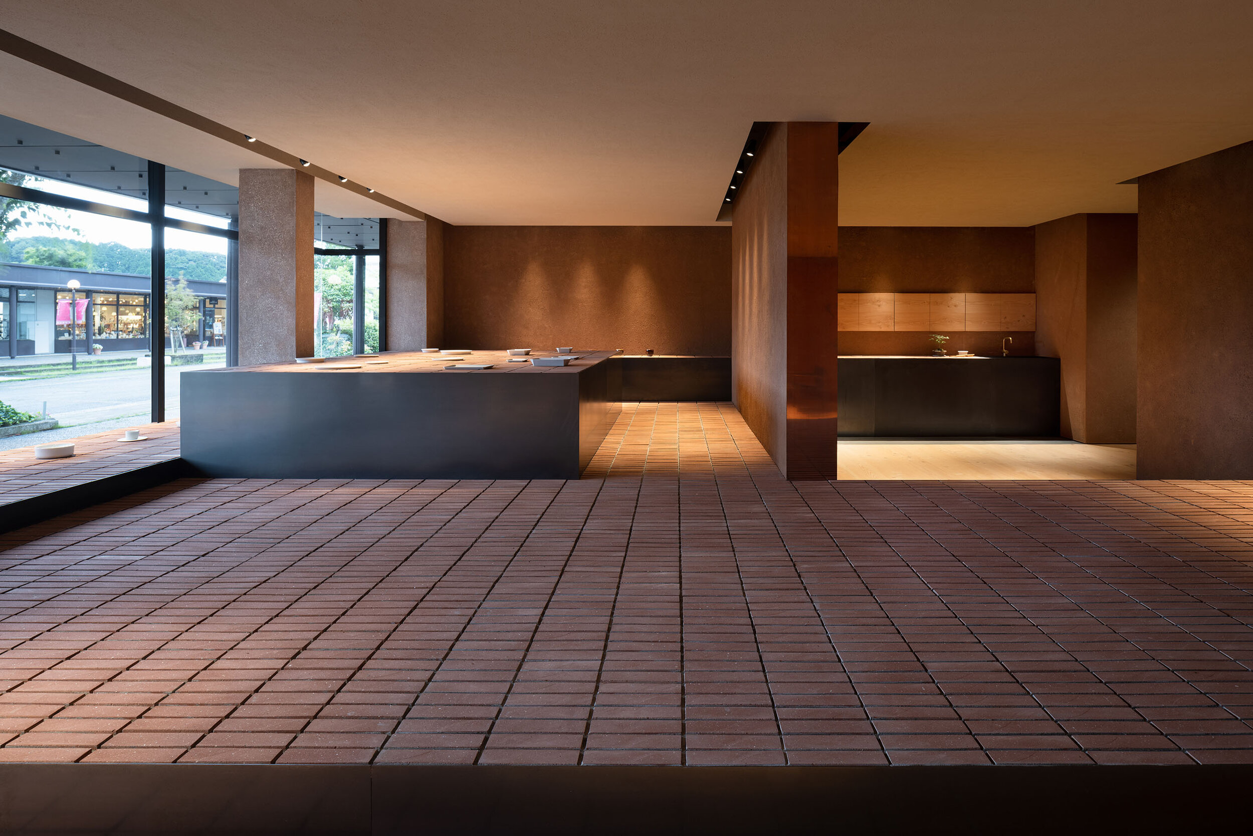  Teruhiro Yanagihara Studio used custom-made bricks for 1616/arita japan showroom in Arita, Japan. 