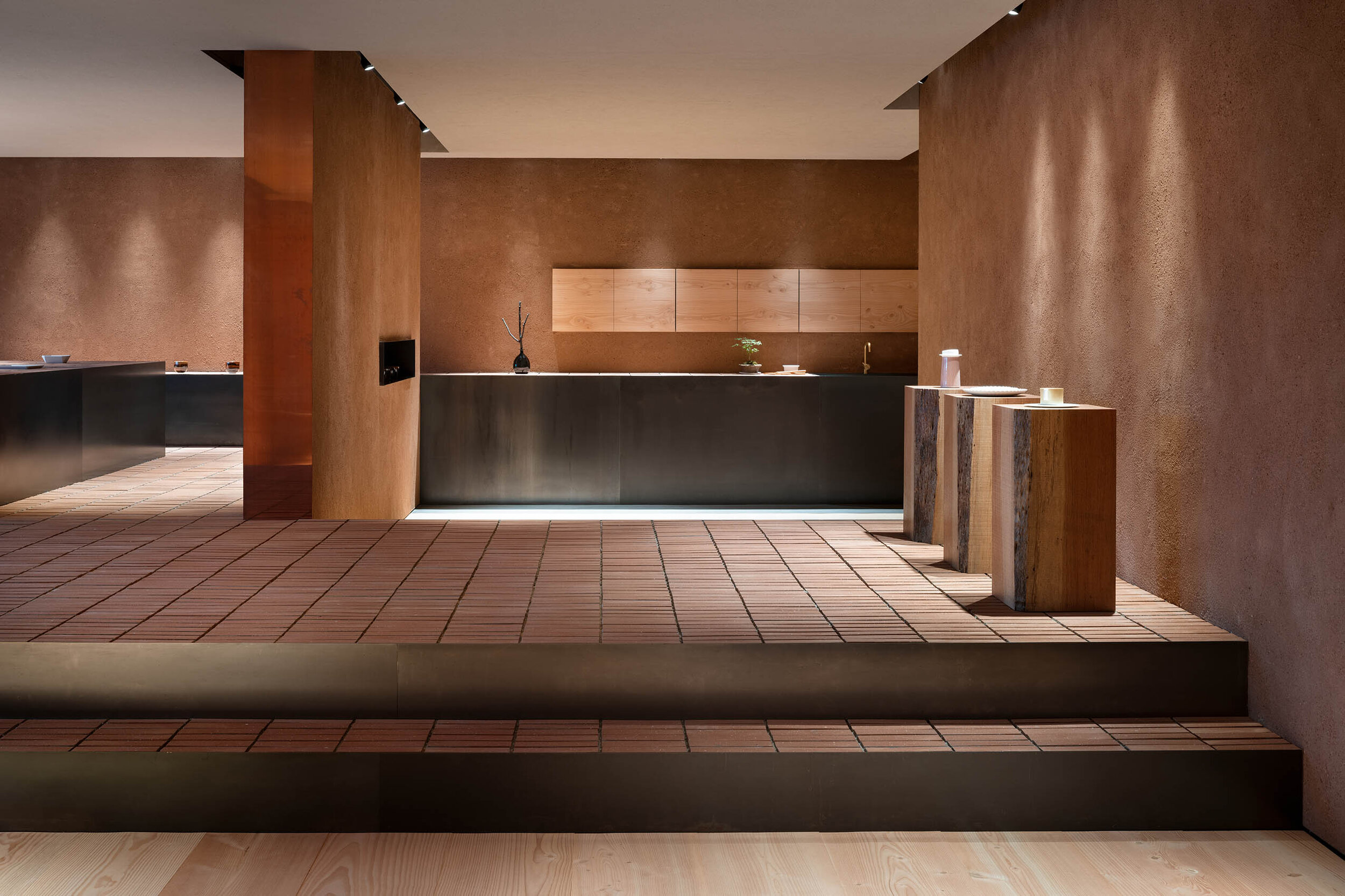  Teruhiro Yanagihara Studio has designed a calm interior for 1616/arita japan showroom in Arita, Japan. 