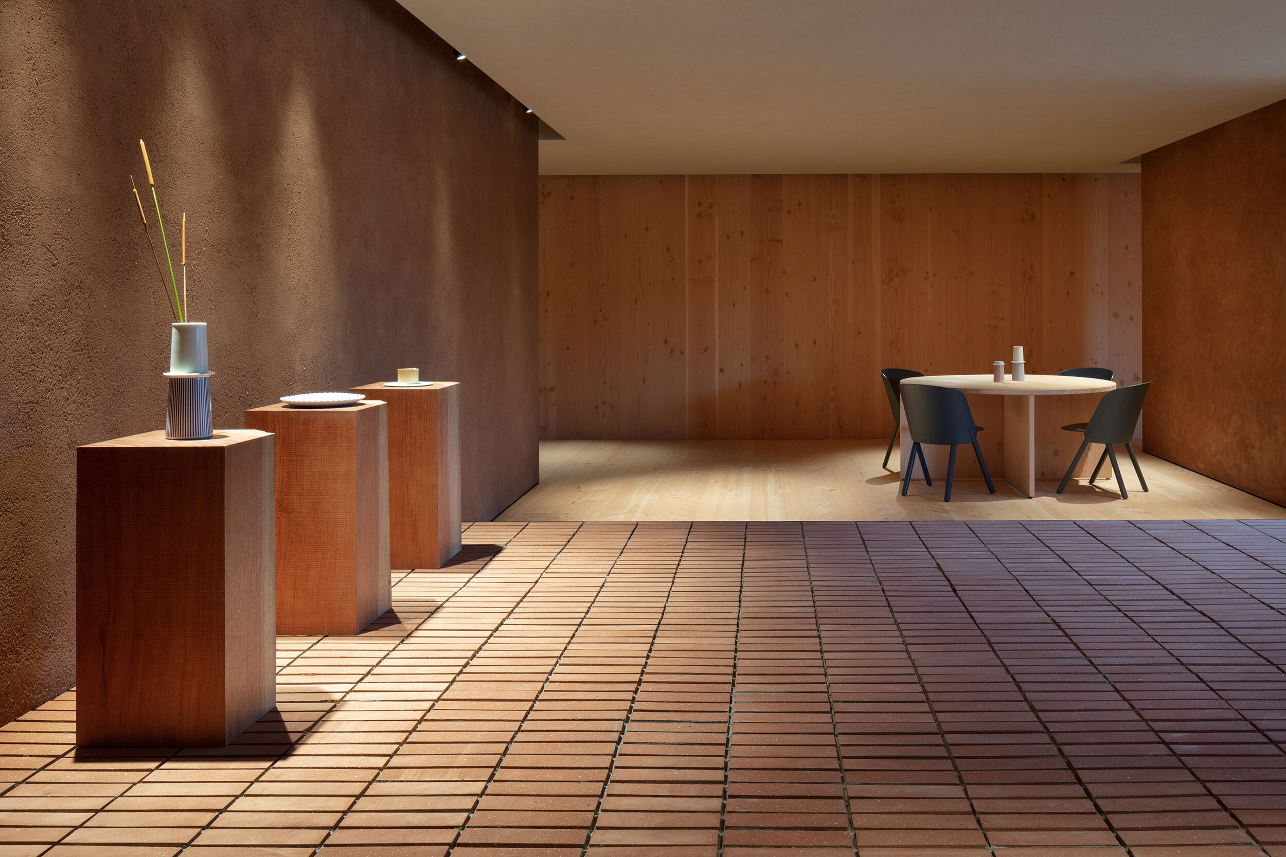  Teruhiro Yanagihara Studio used timbers for 1616/arita japan showroom in Arita, Japan. 