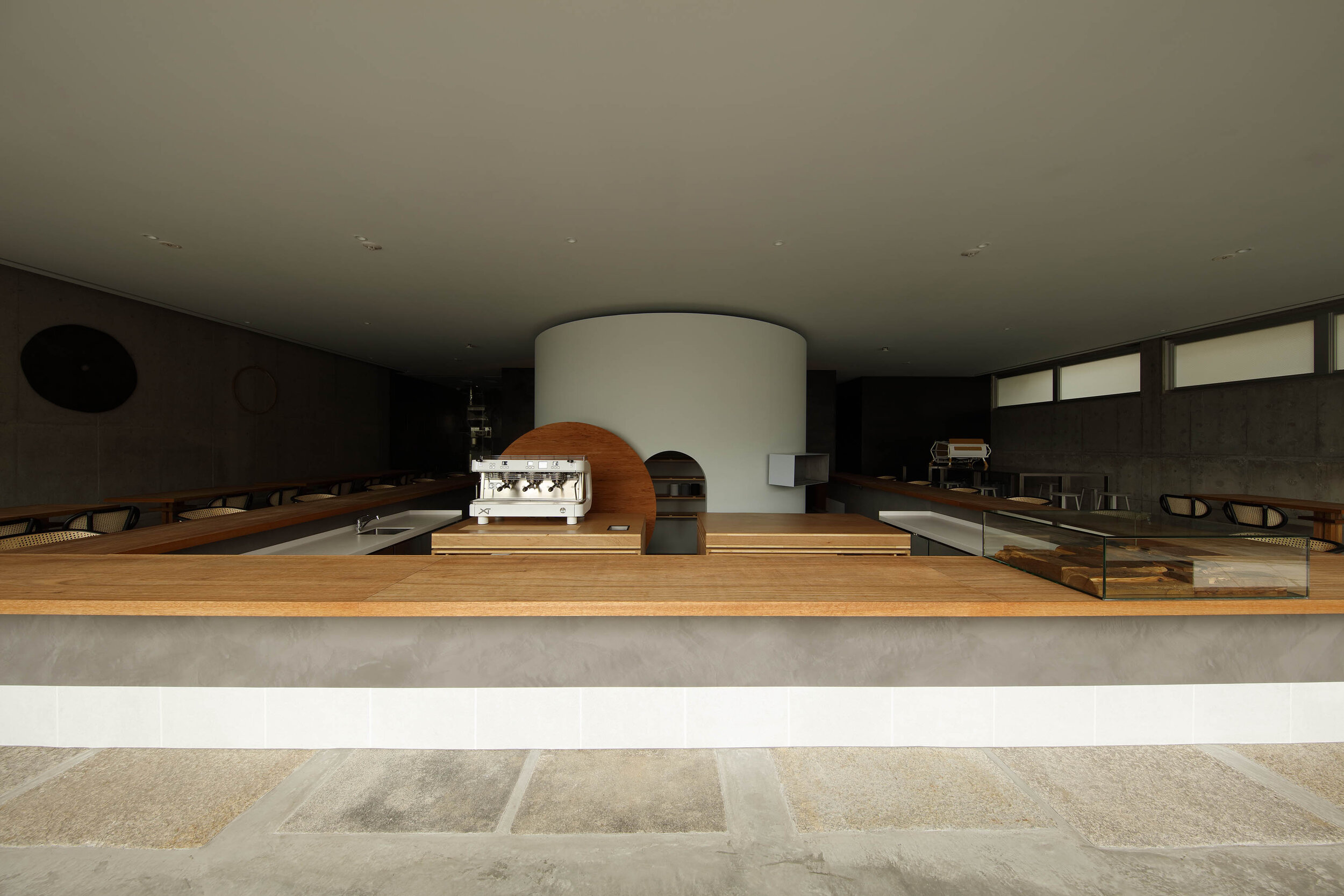 yusuke-seki-studio-ogawa-coffee-laboratory-interior-design-magazine-idreit-04.jpg