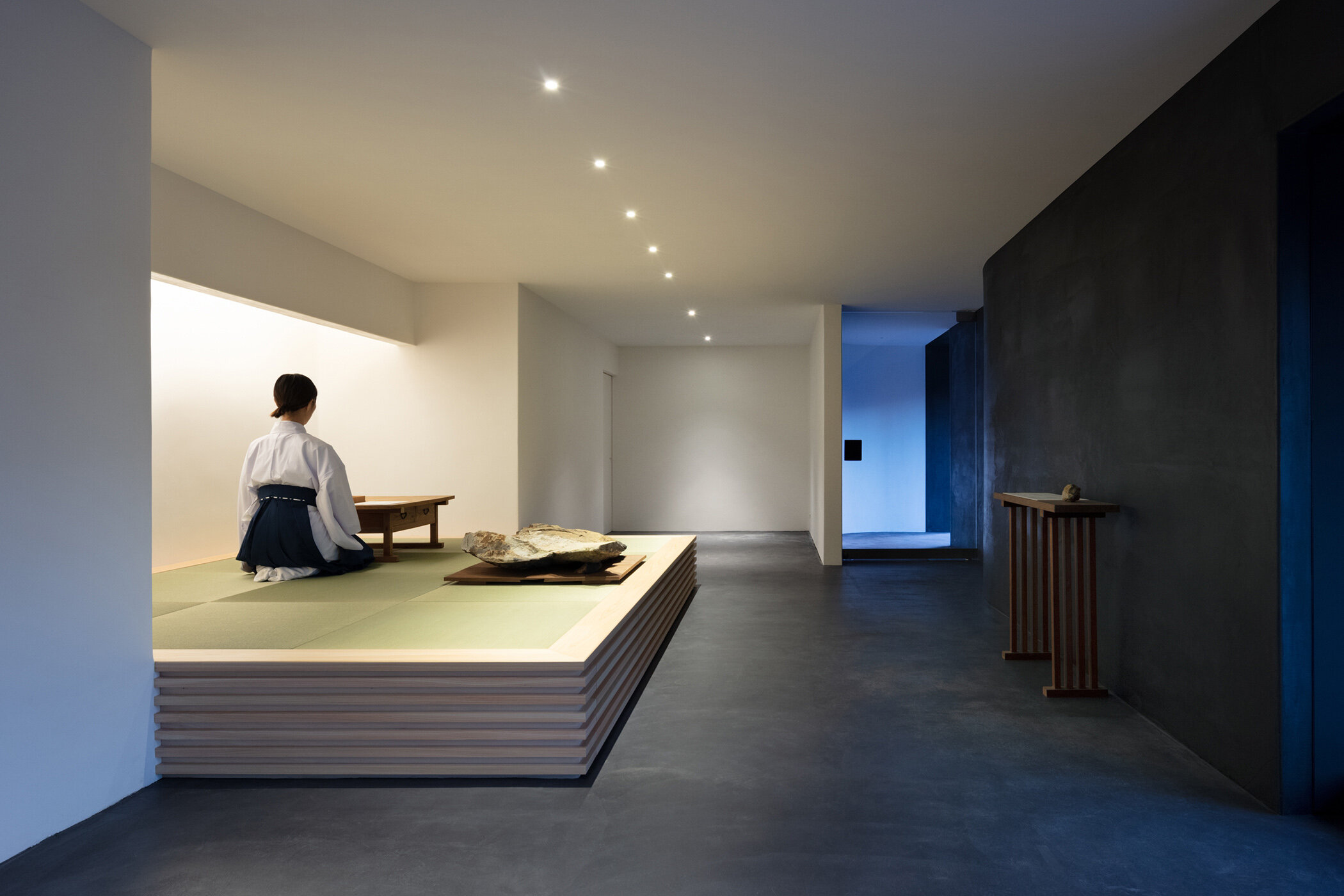about-tadahiro-butsugan-mekari-jinja-shrine-interior-design-magazine-idreit-036.jpg