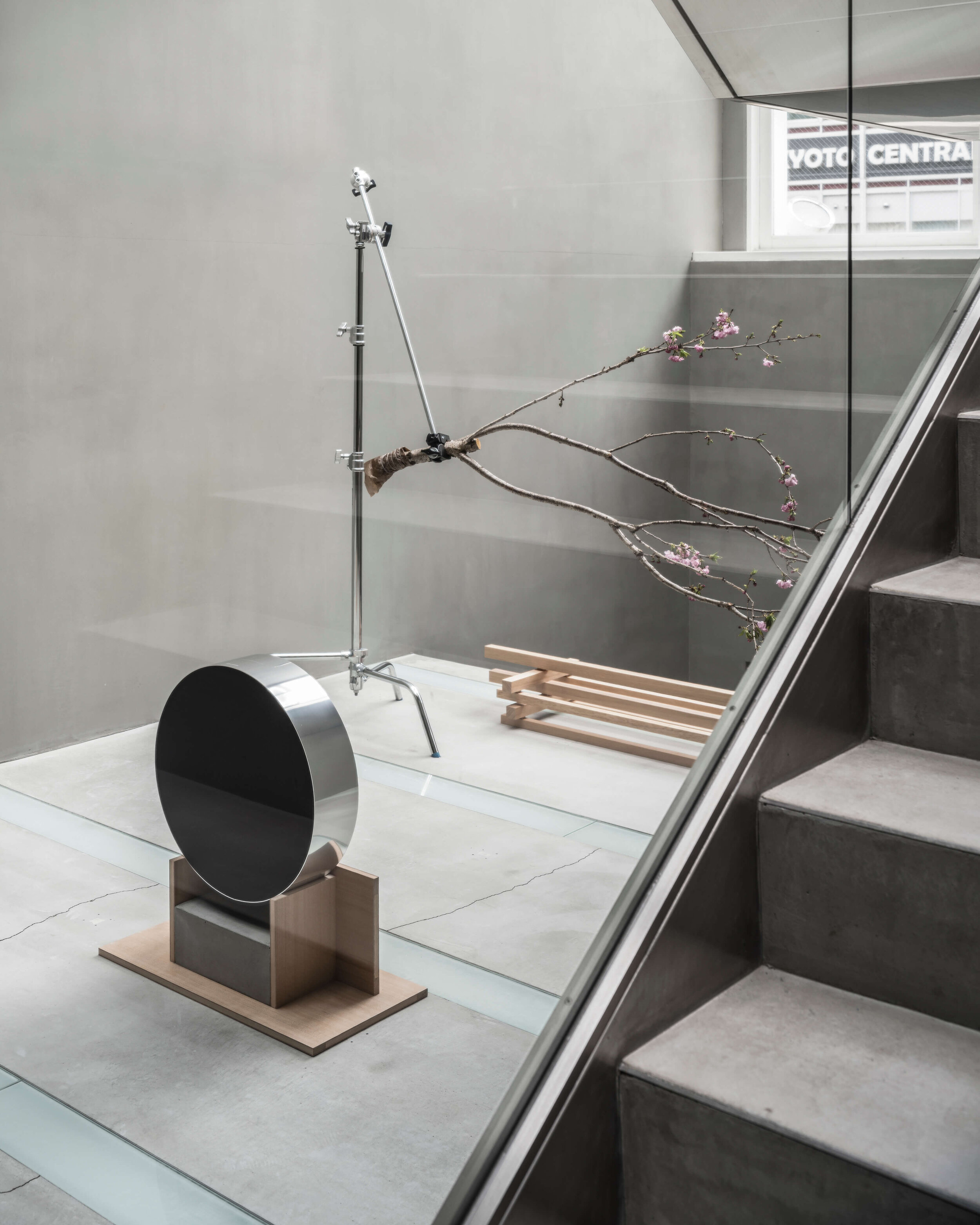  A minimalist-style display of Bang &amp; Olufsen Pop-up Store Kyoto designed by Yusuke Seki Studio 