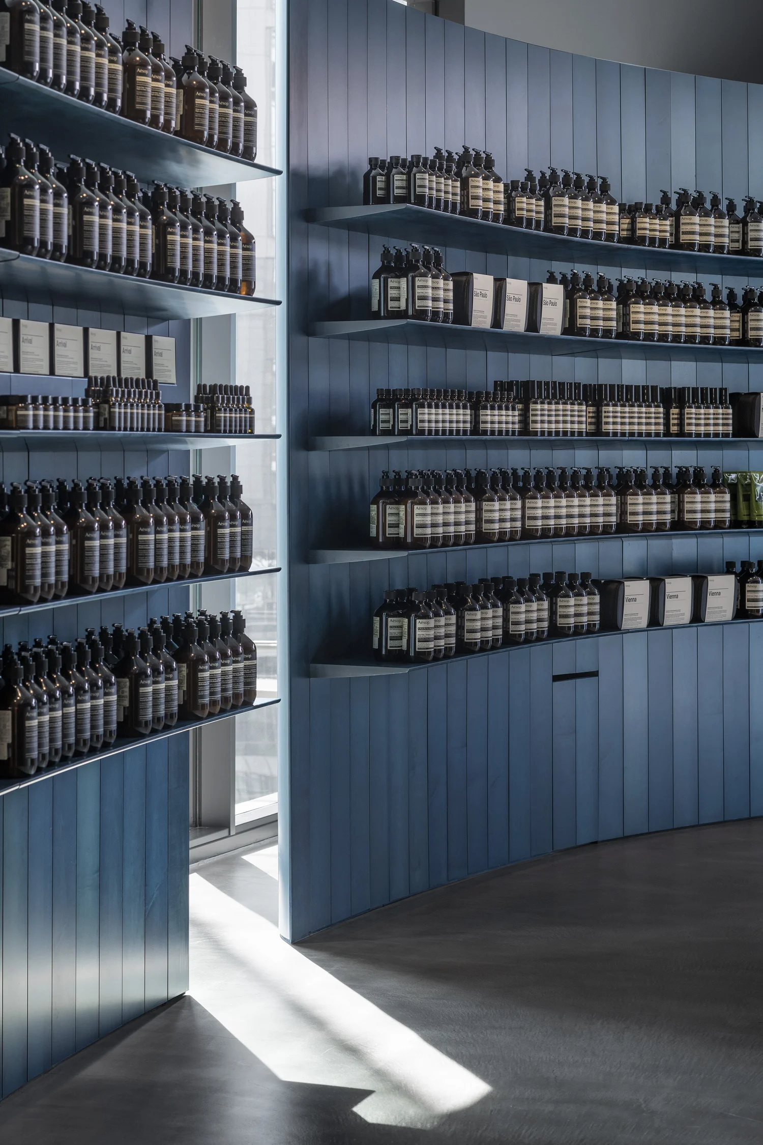AĒSOP Newoman Yokohama by Torafu Architects — IDREIT® | interior design ...