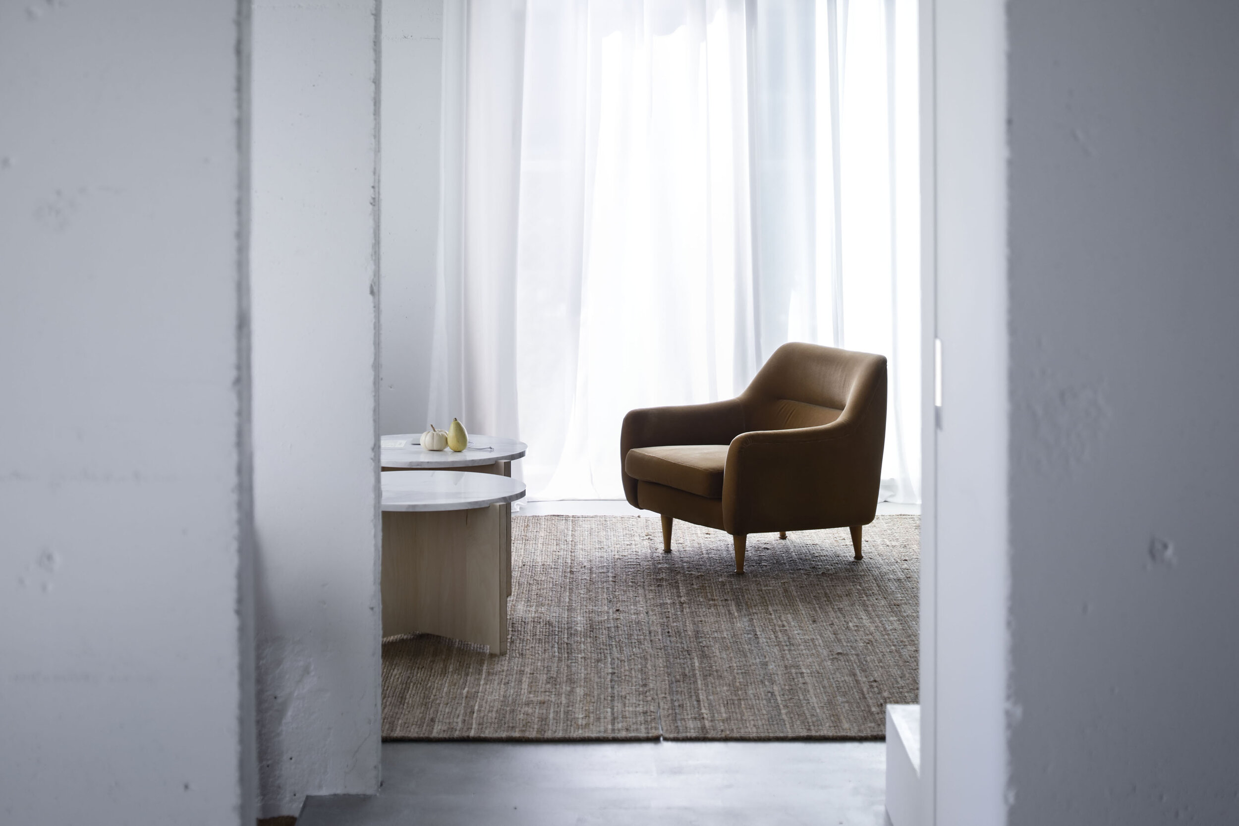  The minimalist style interior of ISLAND LIVING designed by Hiroyuki Ogura/DRAWERS. 