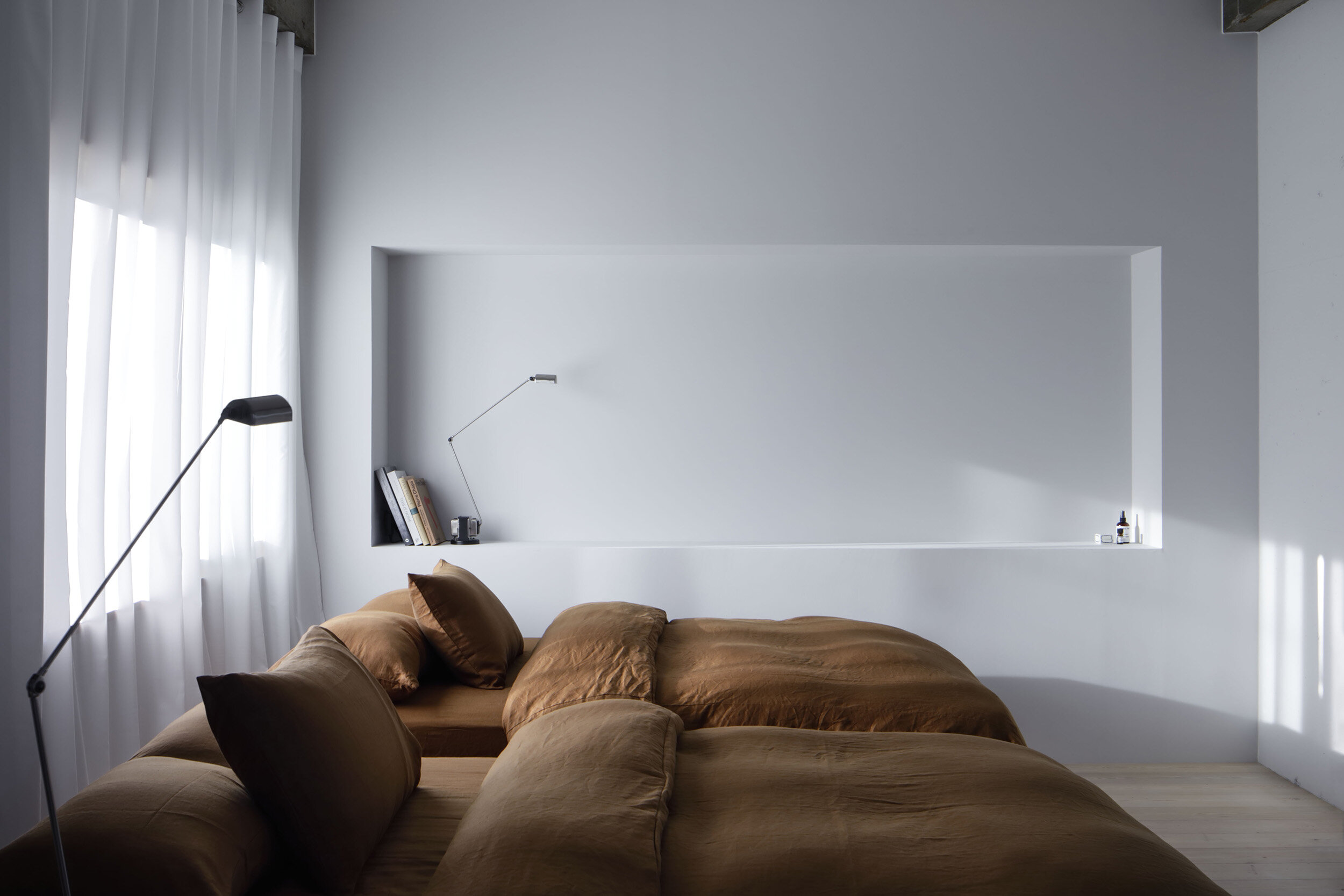  A bed room of ISLAND LIVING designed by Hiroyuki Ogura/DRAWERS. 