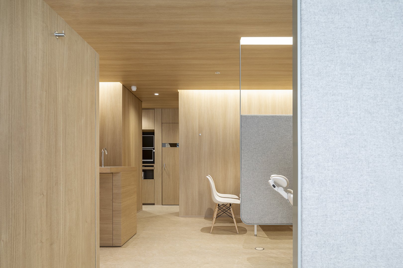 joint-center-yotsuya-dental-office-interior-design-magazine-idreit-144.jpg