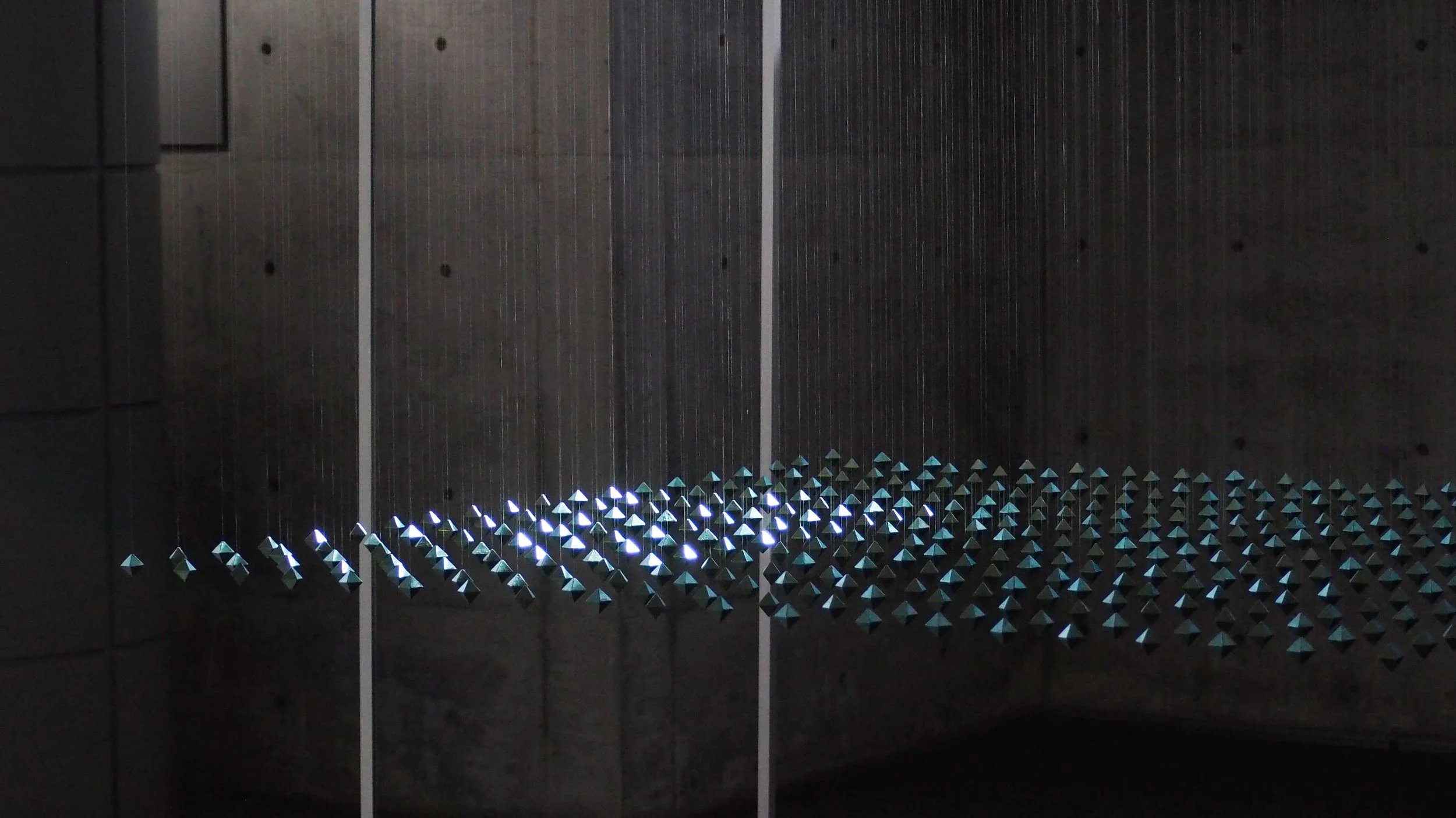 Magnetic Wave by Mahiro Kobayashi