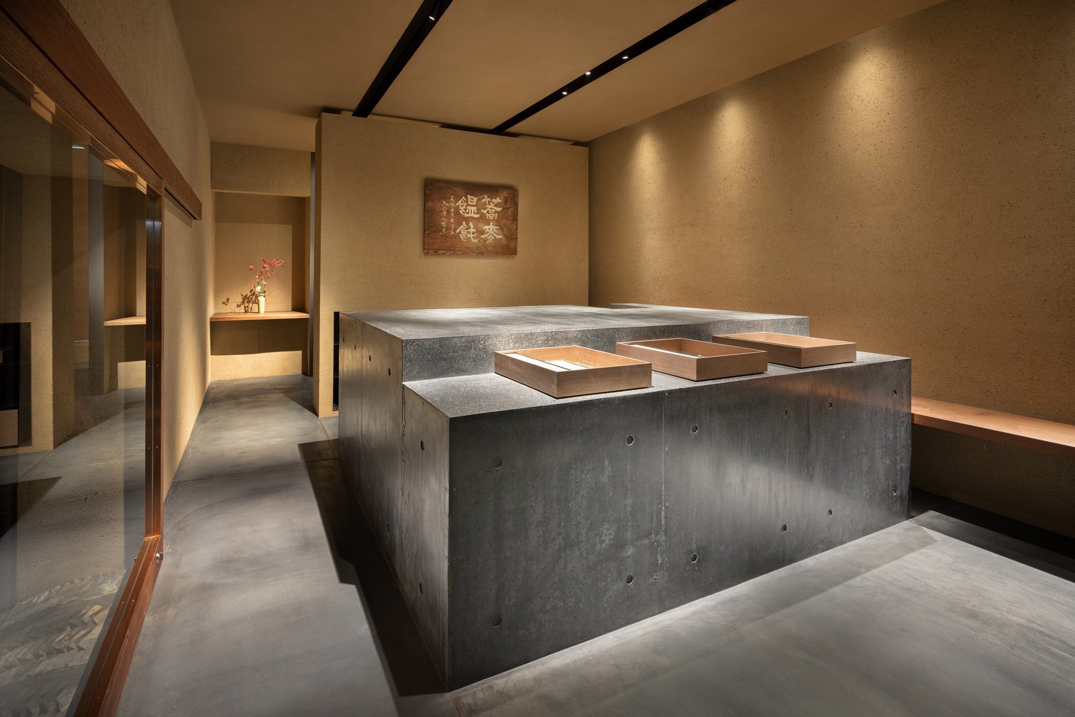  柳原照弘 Teruhiro Yanagihara Studioがインテリアデザインを手掛けた京都の尾張屋本店 菓子処のカウンター 